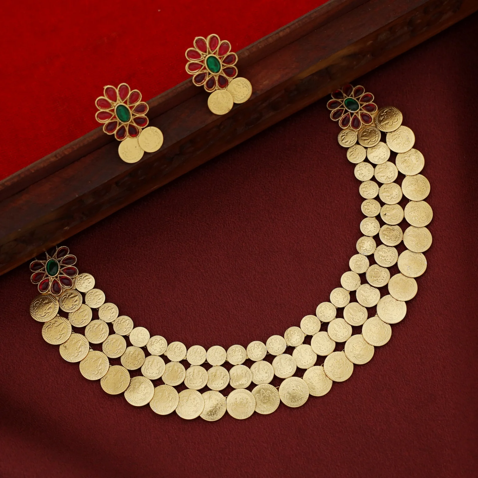 Chintanika Tri Layered Devi Kashi Flower Short Neckpiece With Earring - Image 2