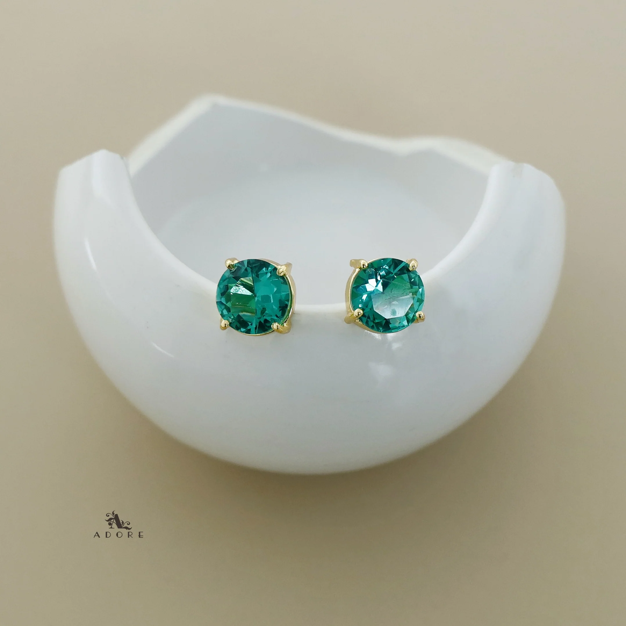 Chloe Round Claw Glossy Stud - Image 11