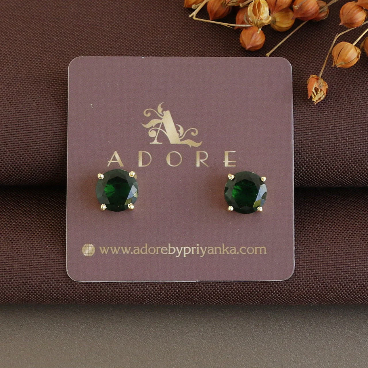 Chloe Round Claw Glossy Stud - Image 12