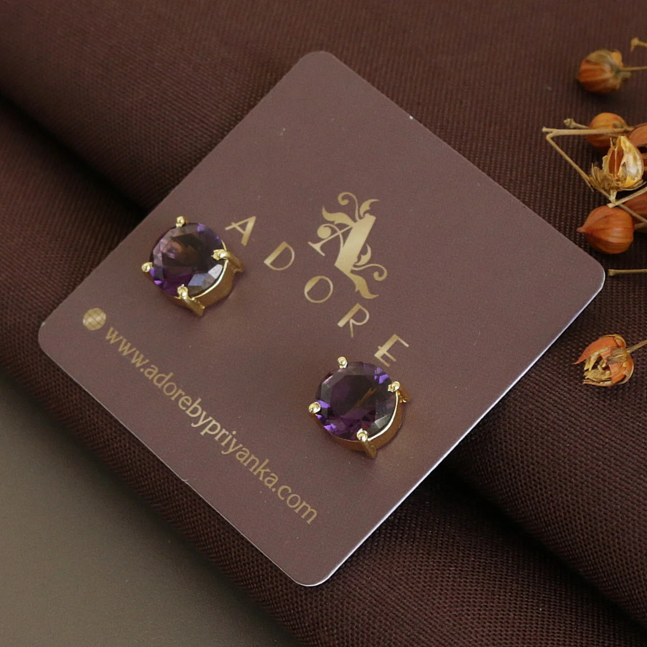 Chloe Round Claw Glossy Stud - Image 14