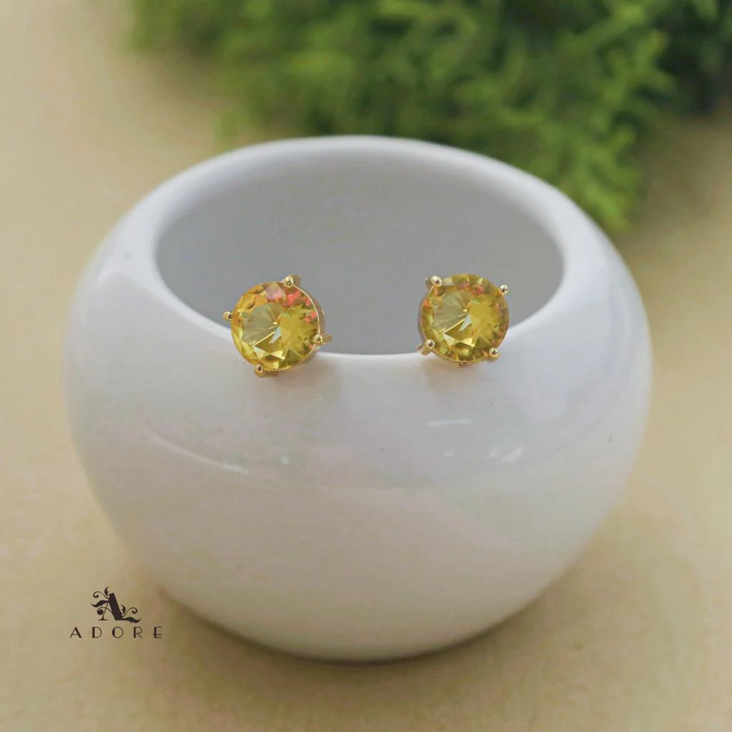 Chloe Round Claw Glossy Stud - Image 16