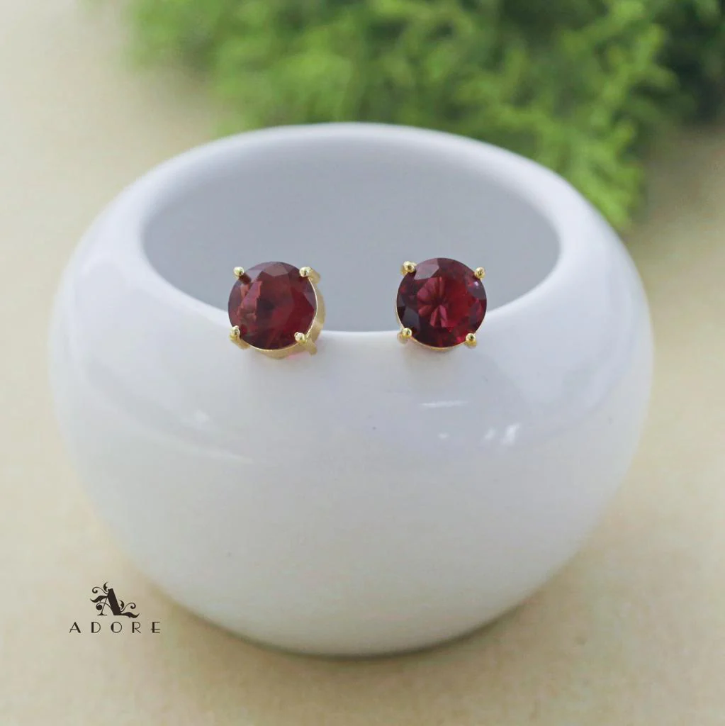 Chloe Round Claw Glossy Stud - Image 2