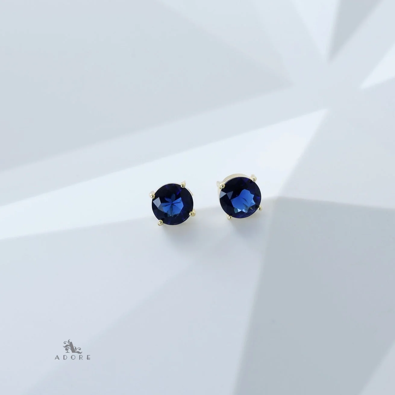 Chloe Round Claw Glossy Stud - Image 3