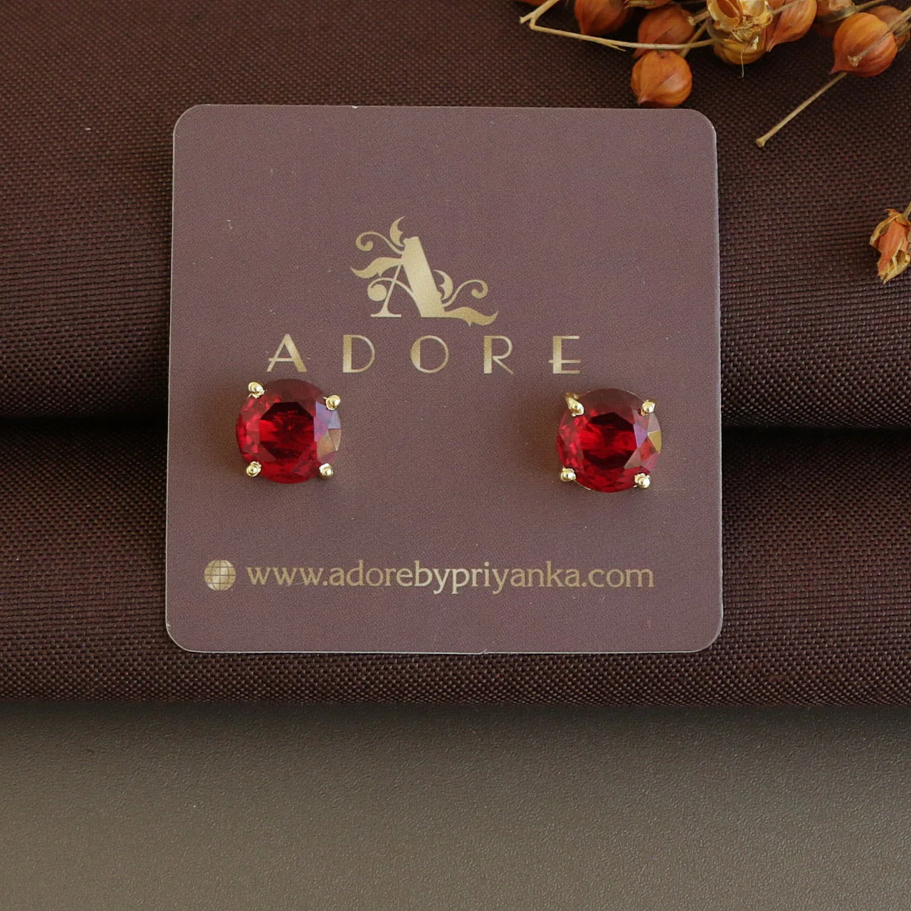 Chloe Round Claw Glossy Stud - Image 8