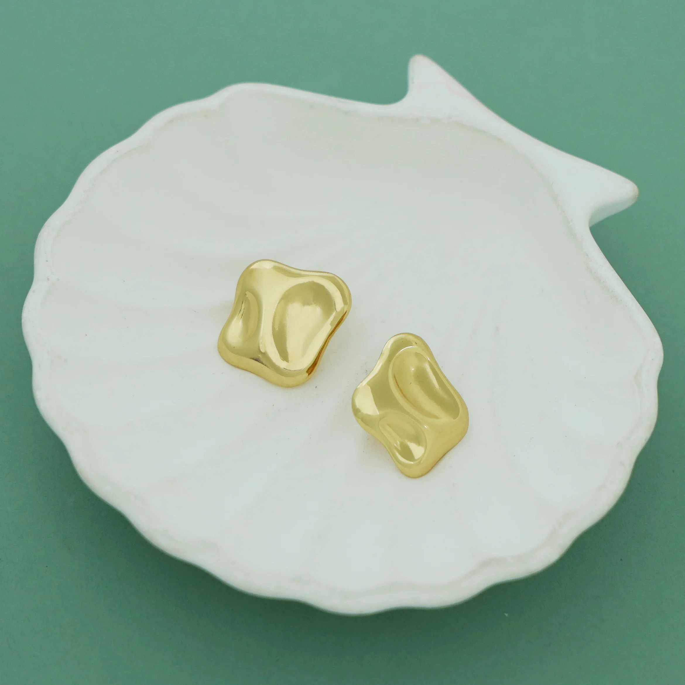 Ciela Chunky Golden Stud - Image 2