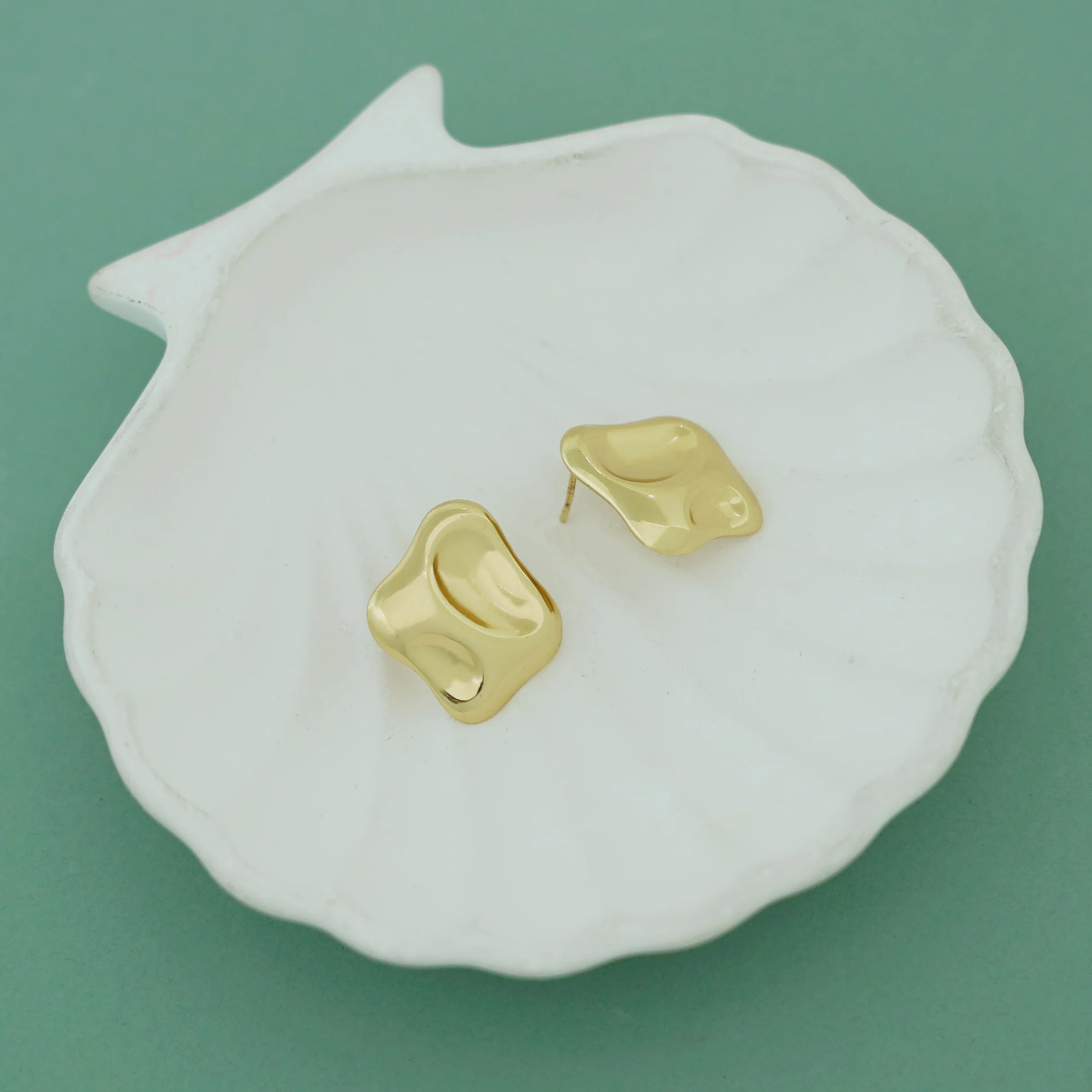 Ciela Chunky Golden Stud - Image 3