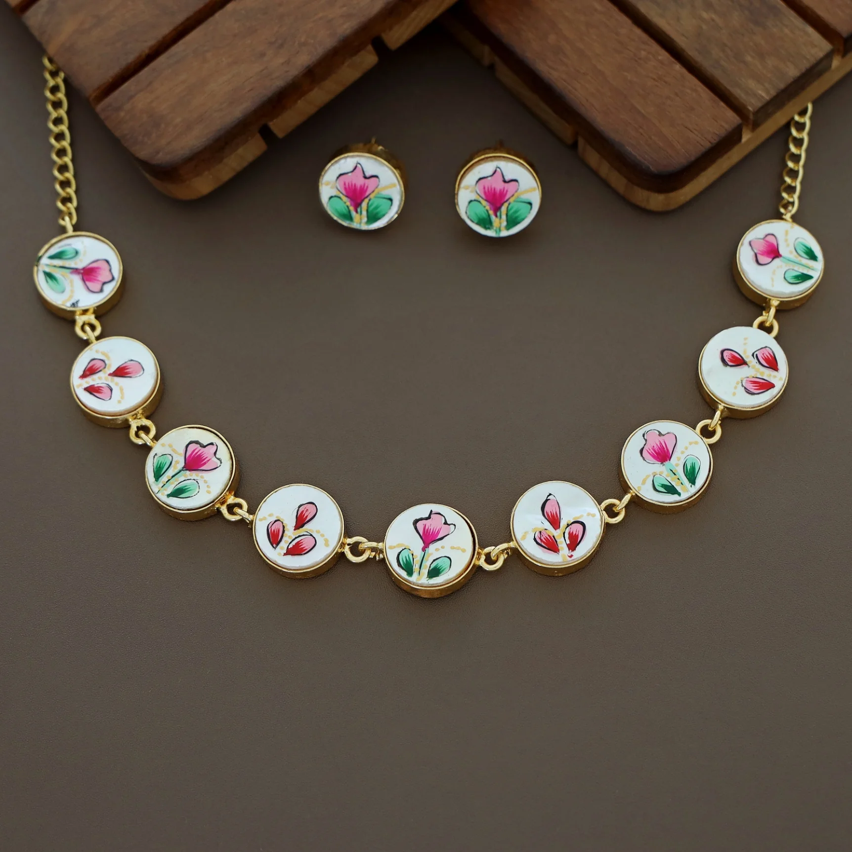 Circle MOP Hand Painted Choker With Stud - Image 3