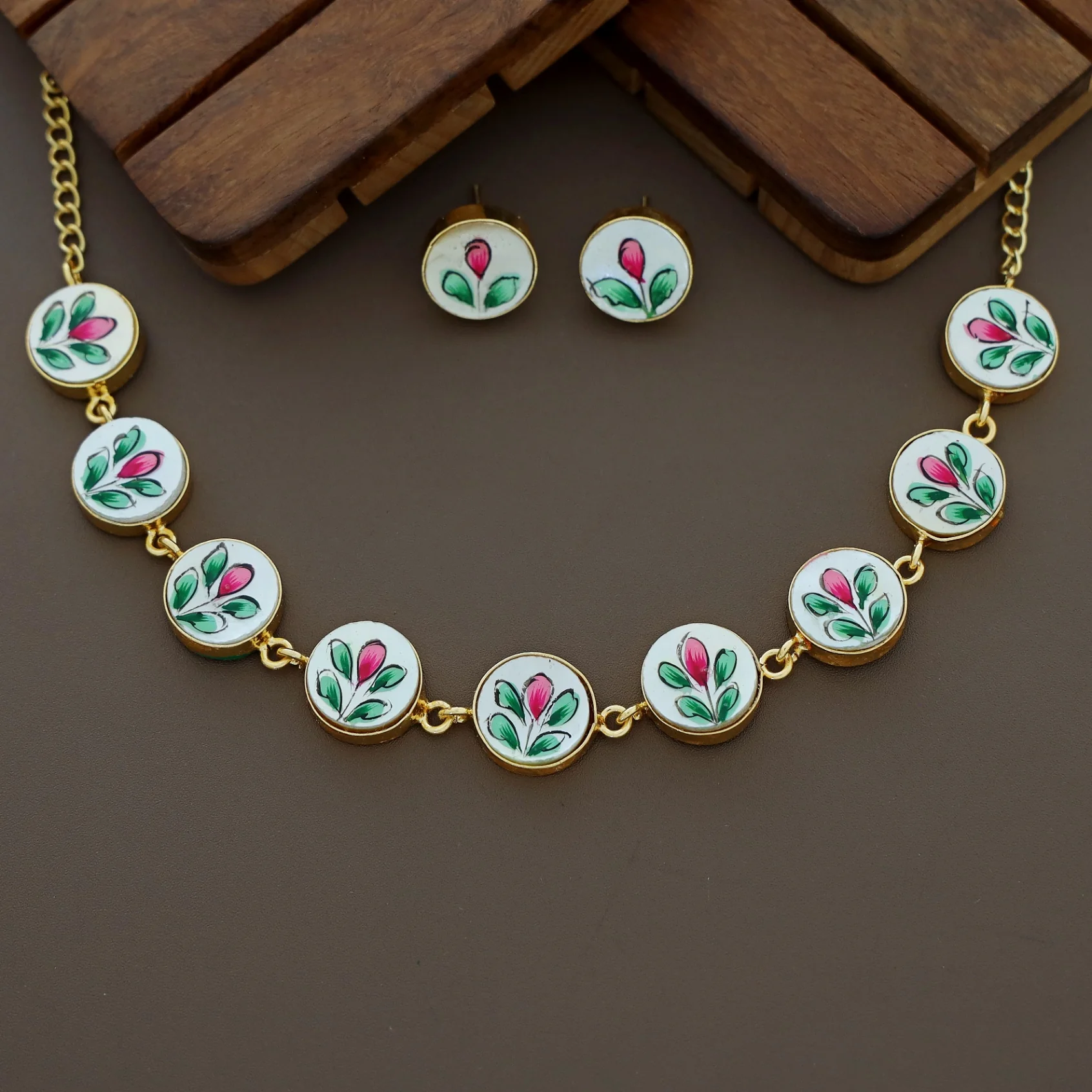 Circle MOP Hand Painted Choker With Stud - Image 6