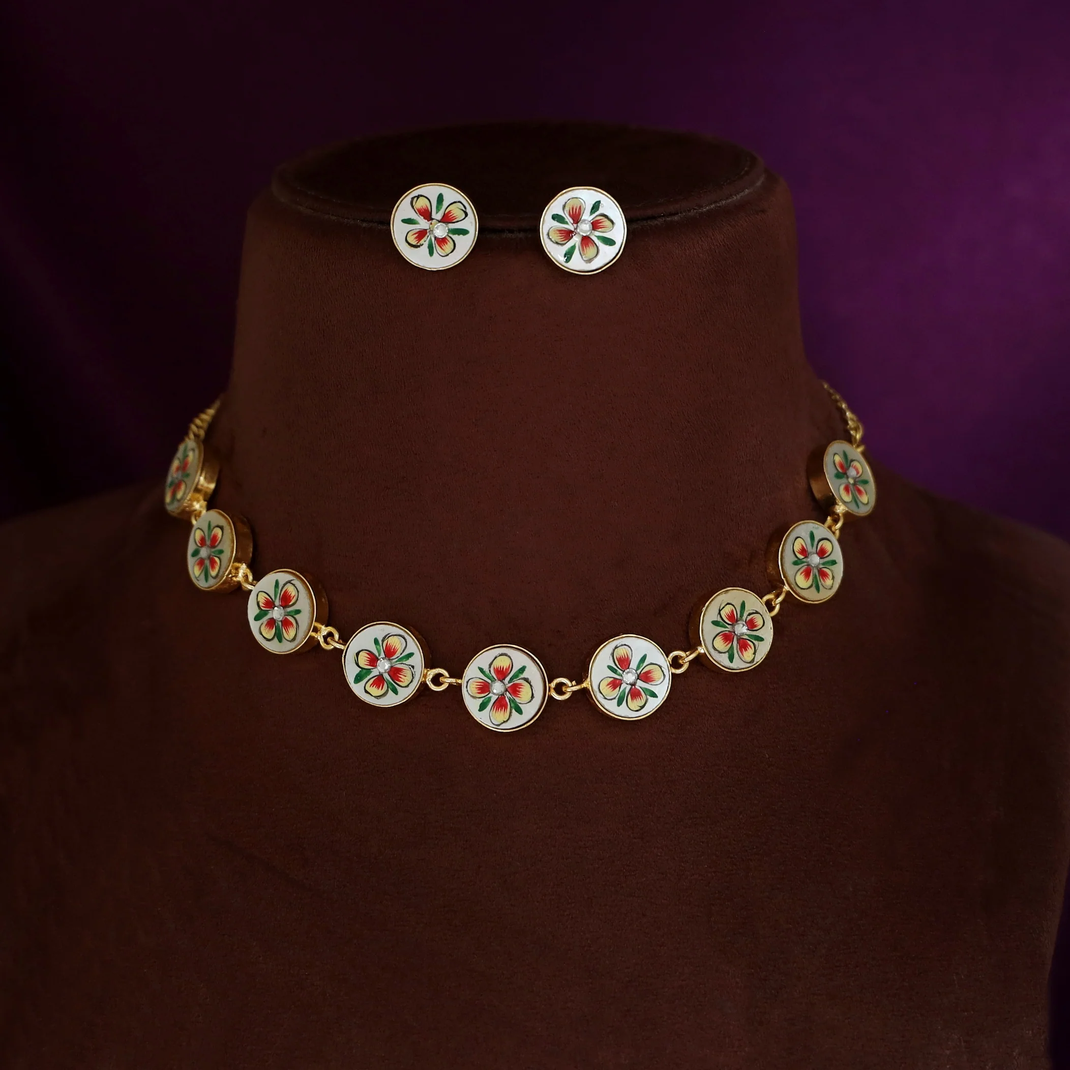 Circle MOP Hand Painted Choker With Stud - Image 8
