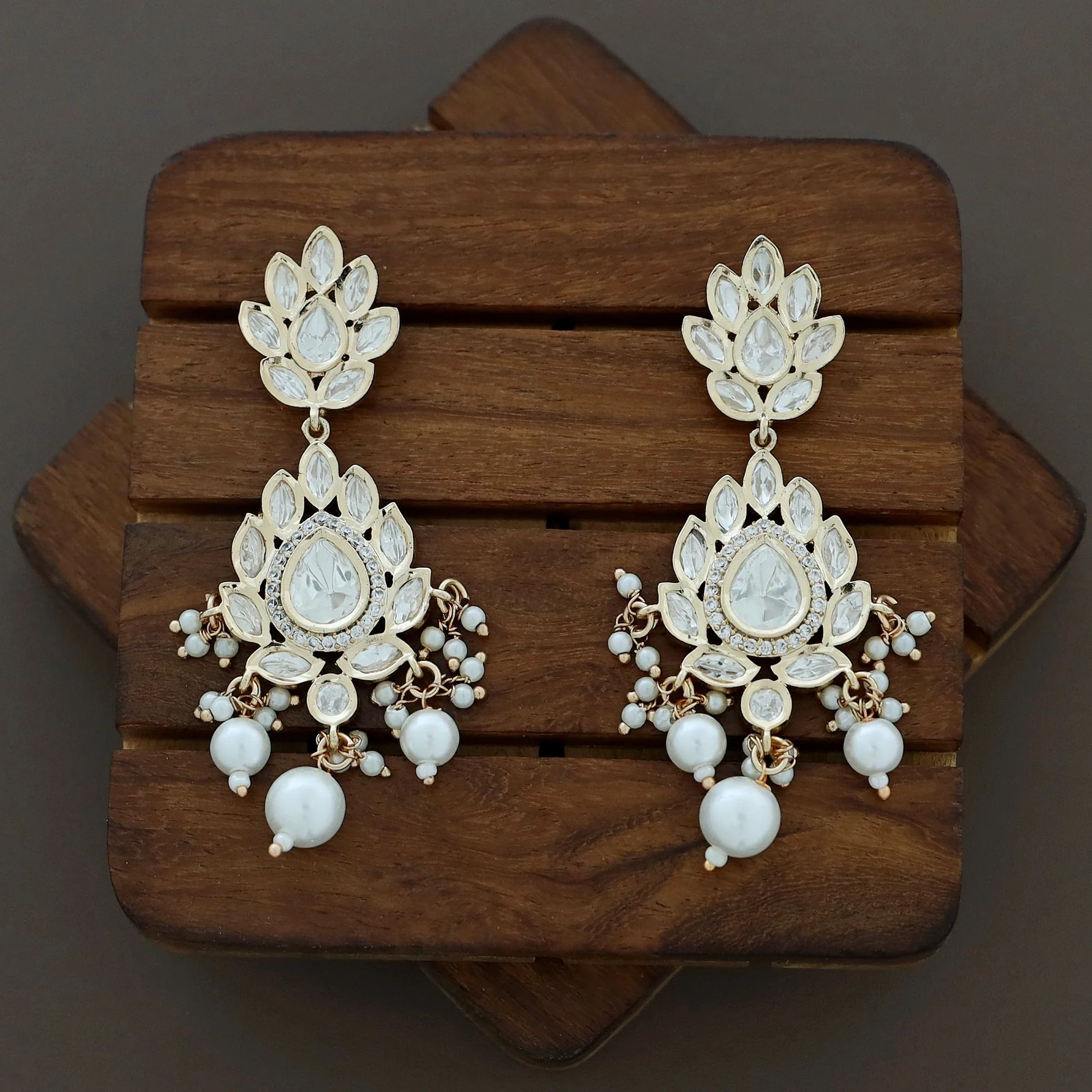 Claret Kundan Pearl Neckpiece With Earring - Image 5