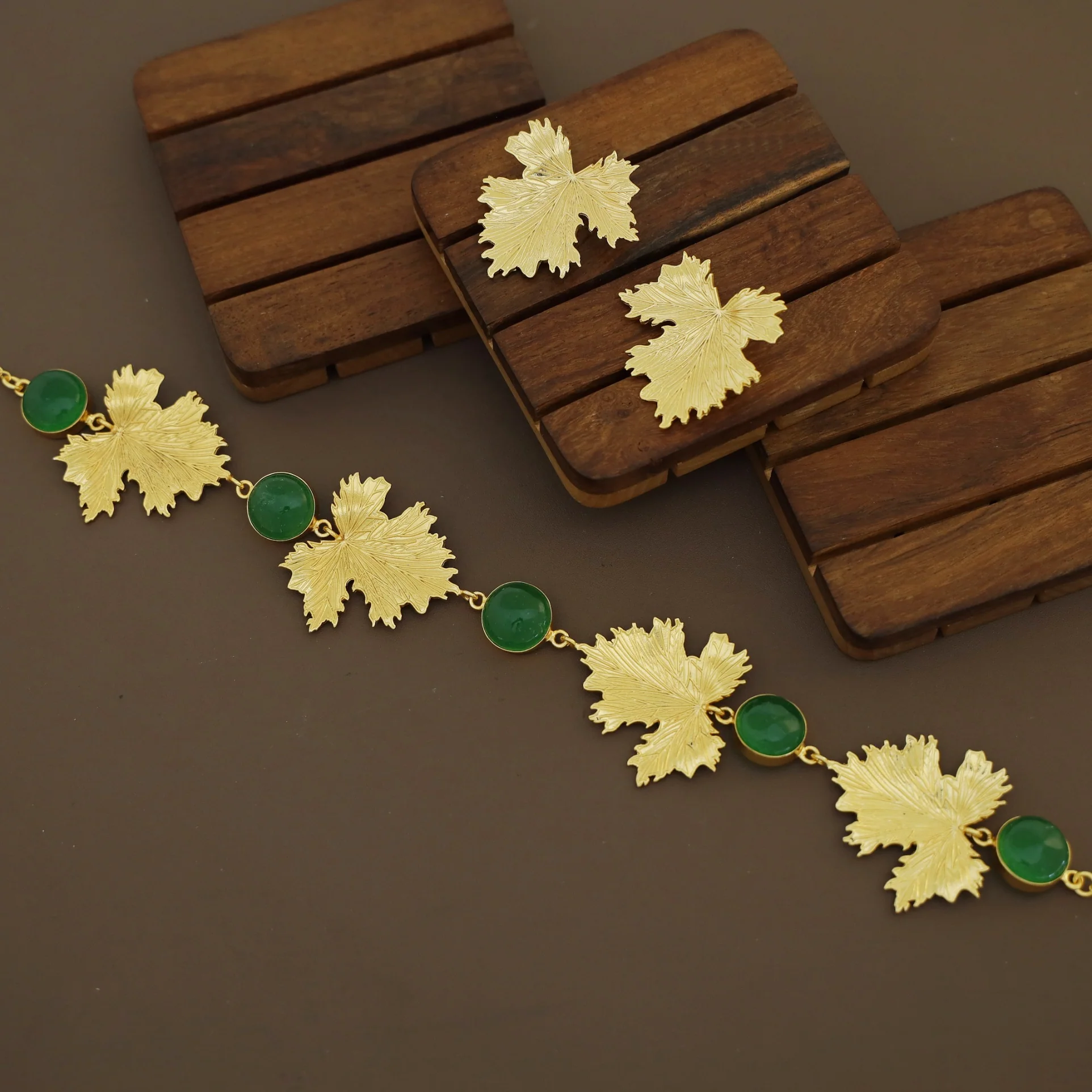 Clement Maple Leaf Natural Round Stone Choker With Earring - Image 2