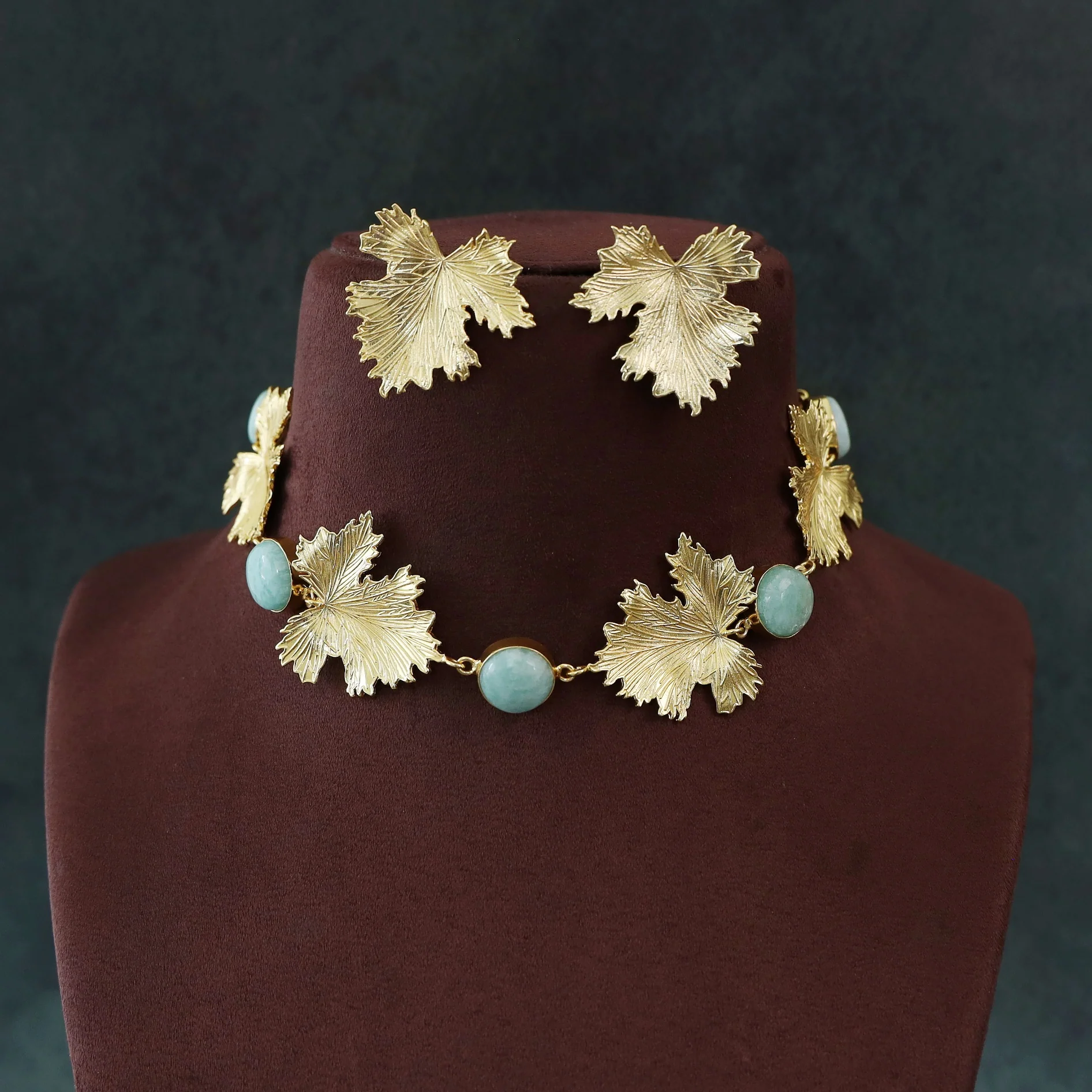 Clement Maple Leaf Natural Round Stone Choker With Earring - Image 3