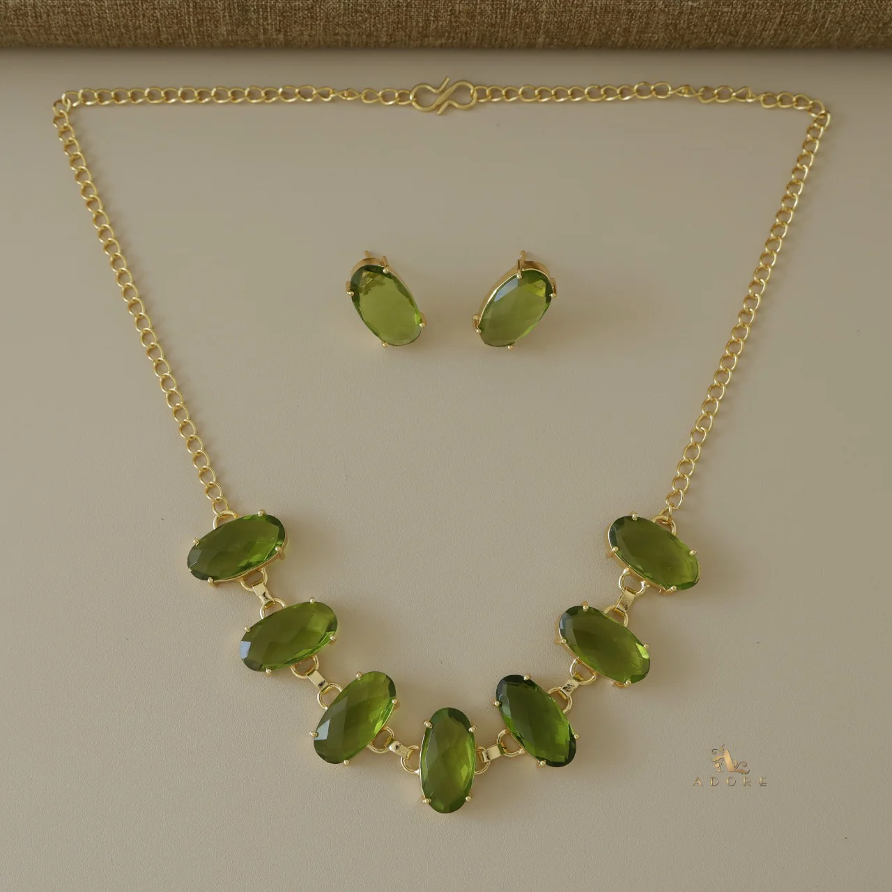 Colbya Oval Glossy Choker / Short Neckpiece - Image 13