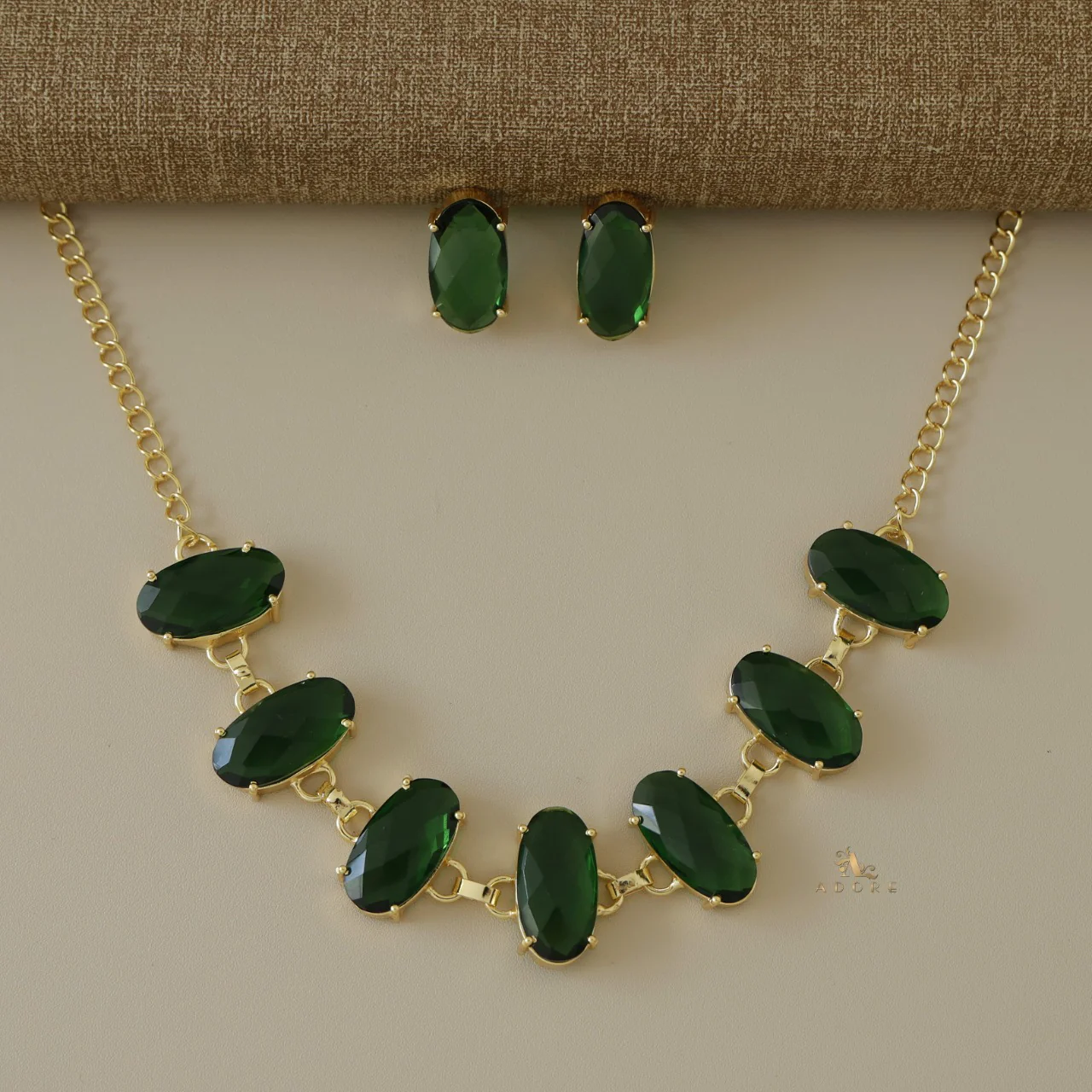 Colbya Oval Glossy Choker / Short Neckpiece - Image 14