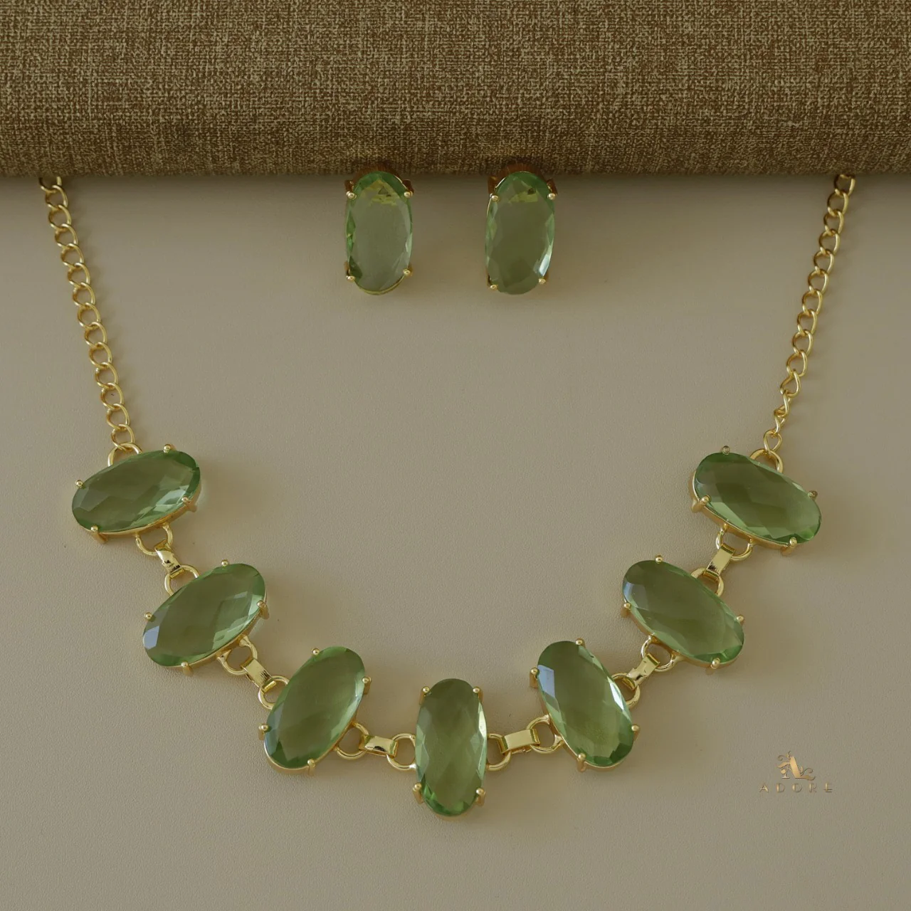 Colbya Oval Glossy Choker / Short Neckpiece - Image 5