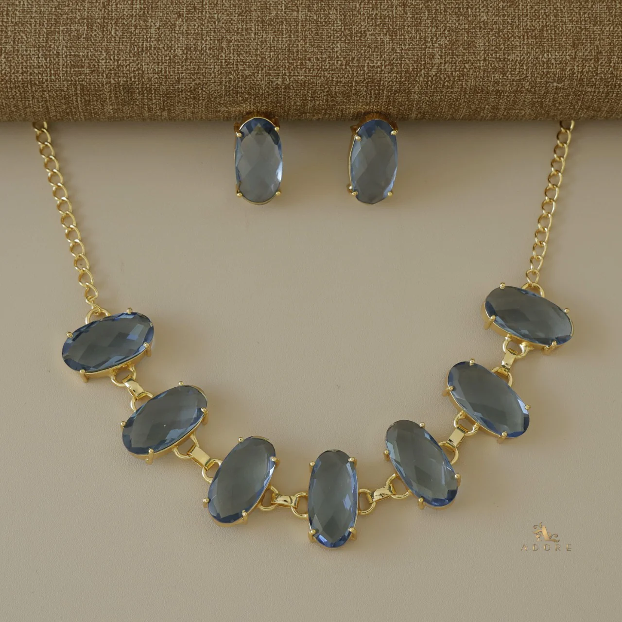Colbya Oval Glossy Choker / Short Neckpiece - Image 7