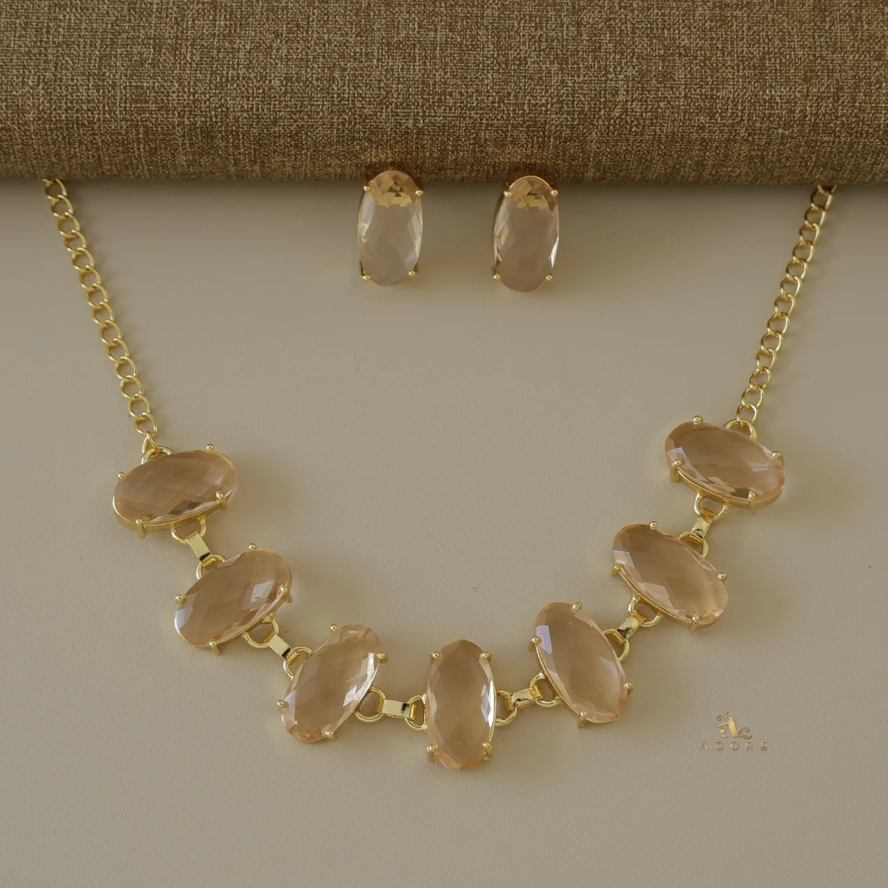 Colbya Oval Glossy Choker / Short Neckpiece - Image 8
