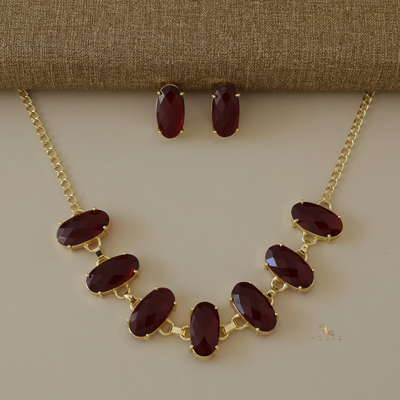 Colbya Oval Glossy Choker / Short Neckpiece - Image 9