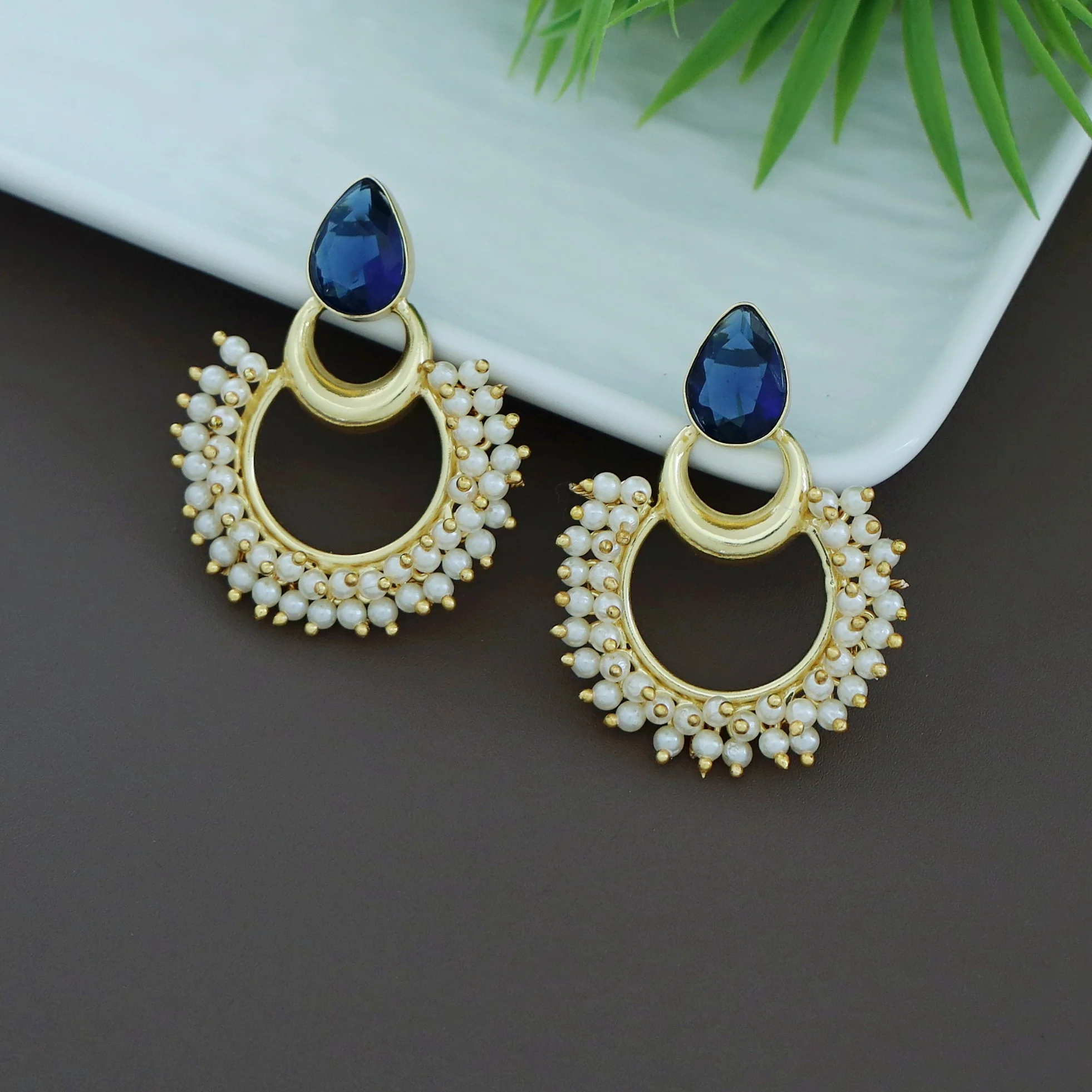 Drop Golden Moon Cluster Pearl Earring - Image 5