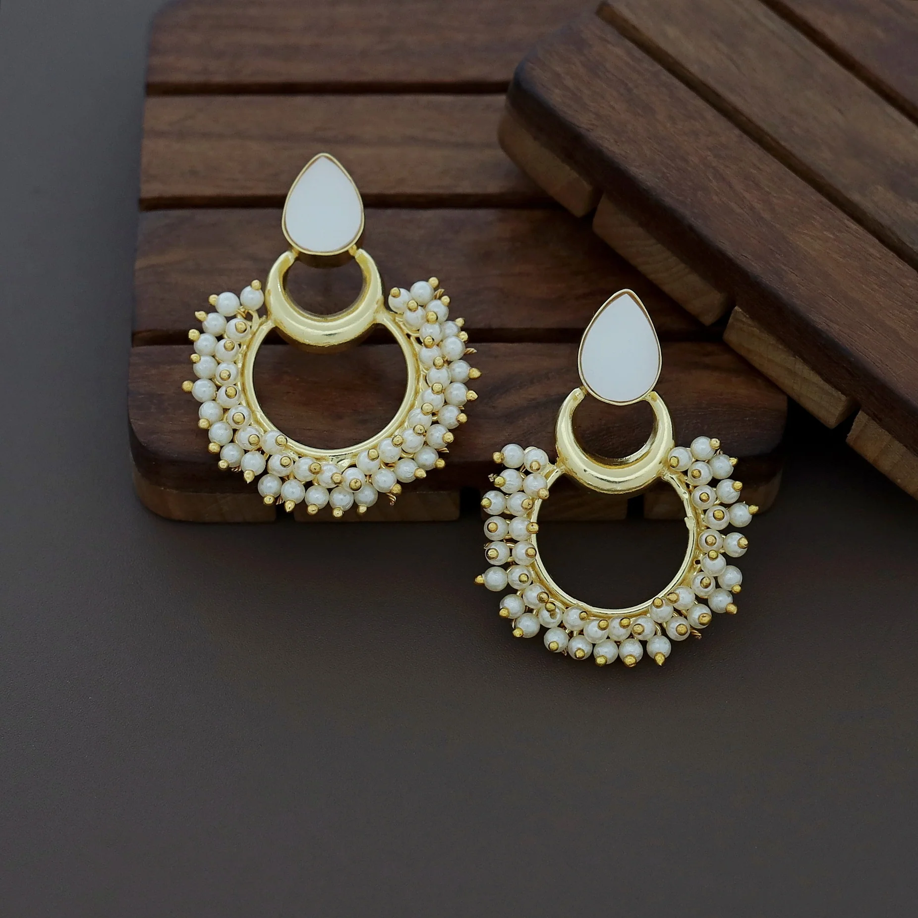 Drop Golden Moon Cluster Pearl Earring - Image 8