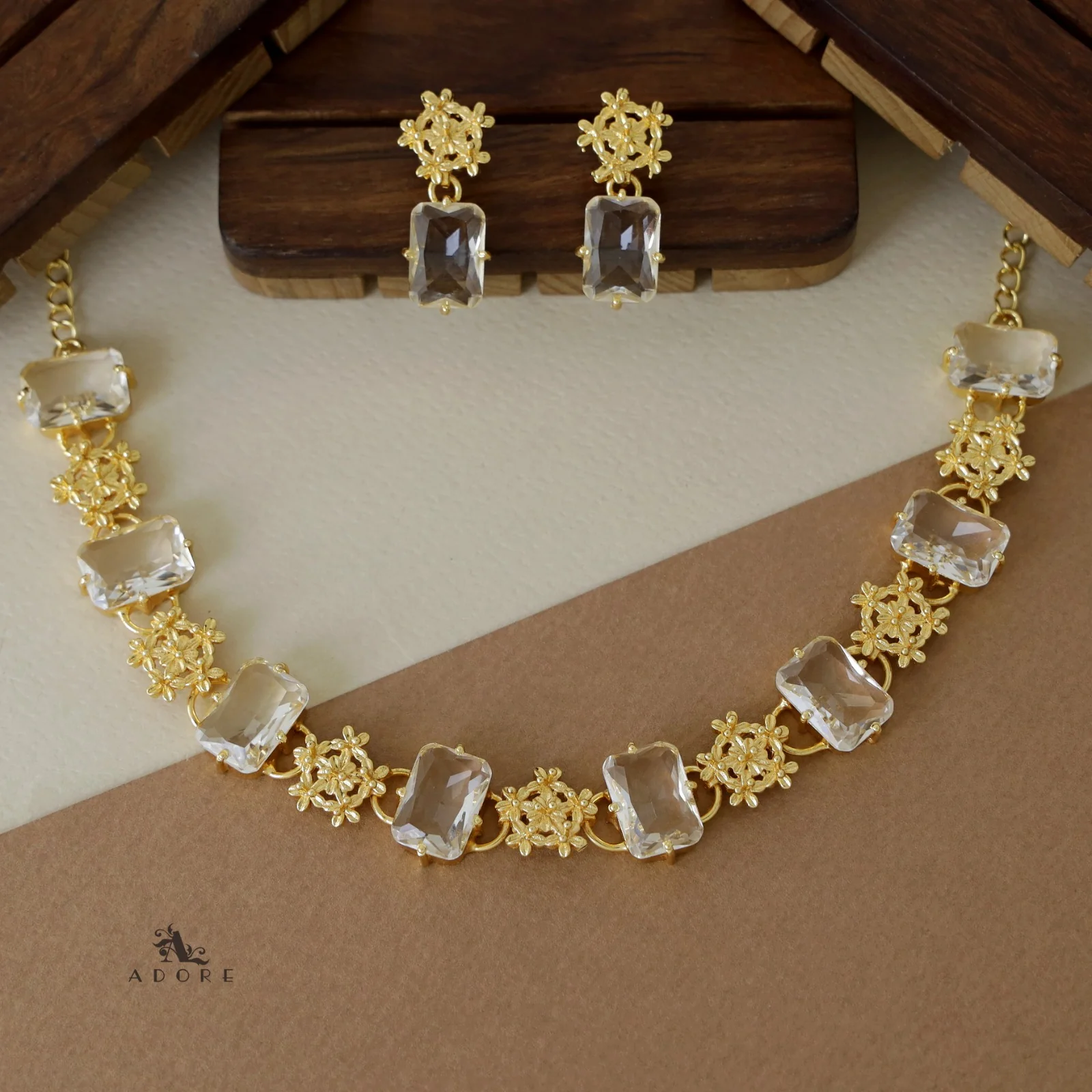 Nayara Elite Glossy Neckpiece With Earring - Image 10