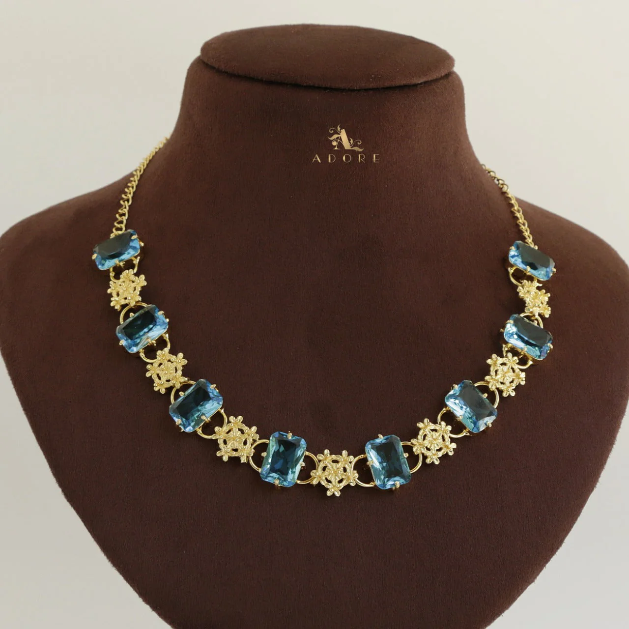 Nayara Elite Glossy Neckpiece With Earring - Image 3