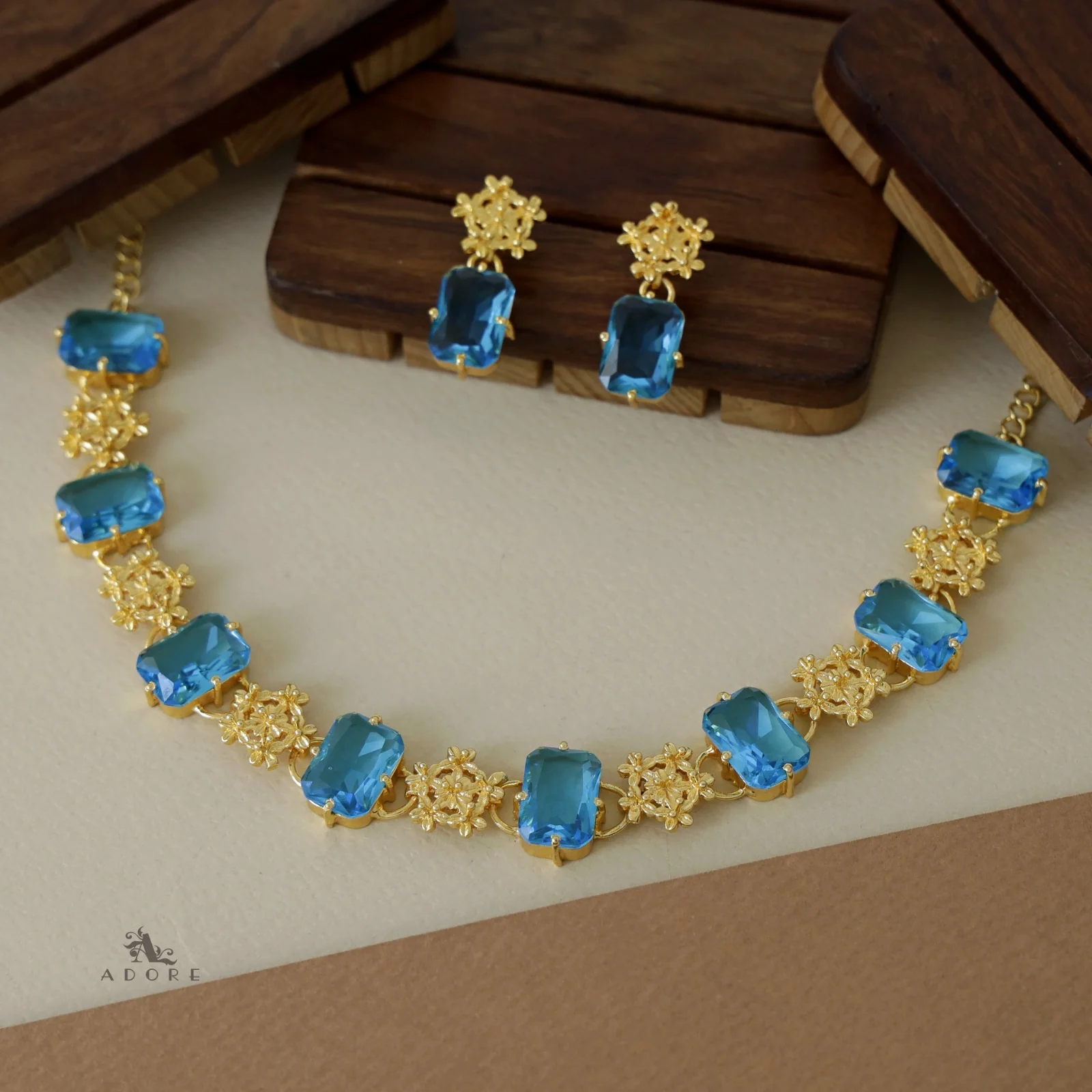 Nayara Elite Glossy Neckpiece With Earring - Image 5
