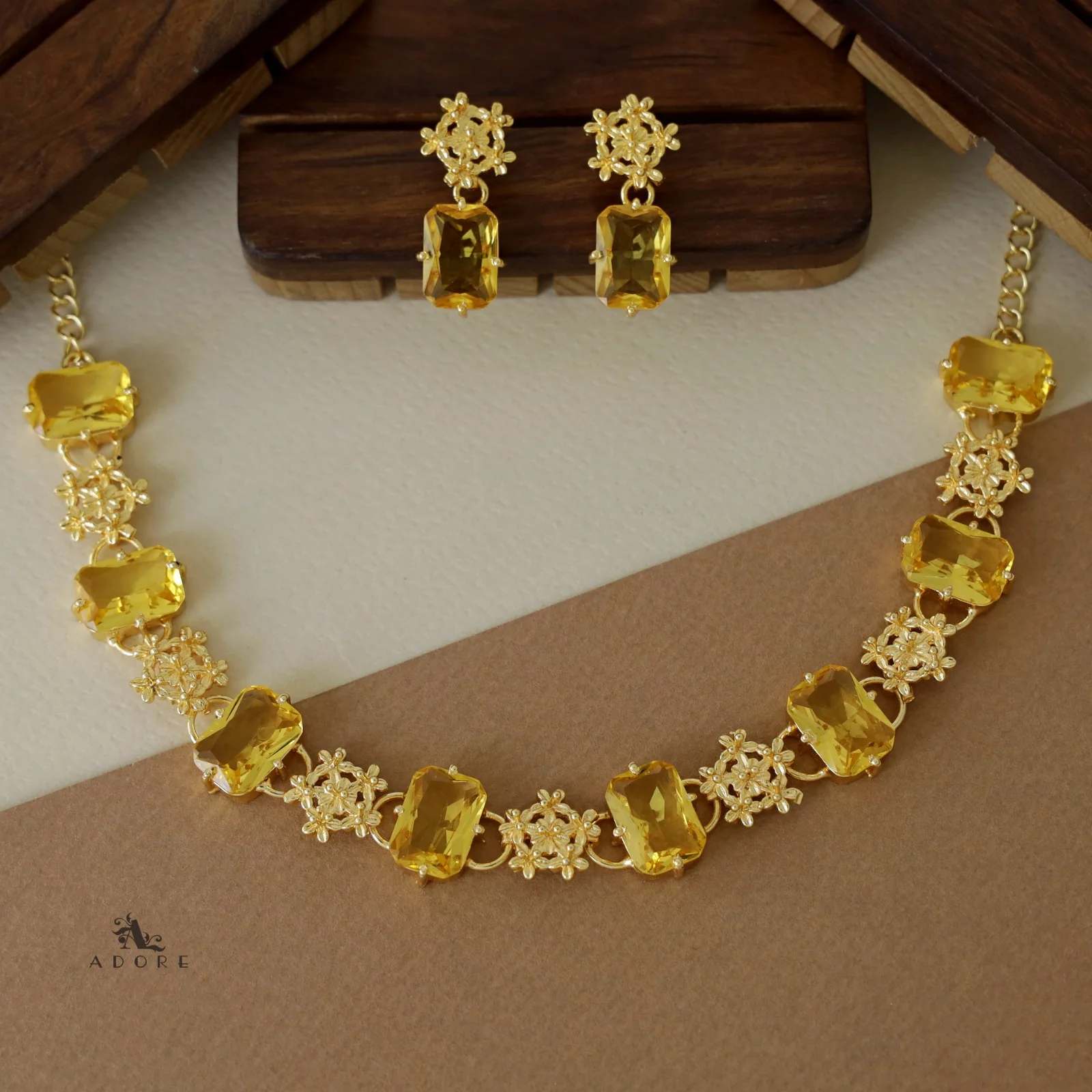 Nayara Elite Glossy Neckpiece With Earring - Image 7