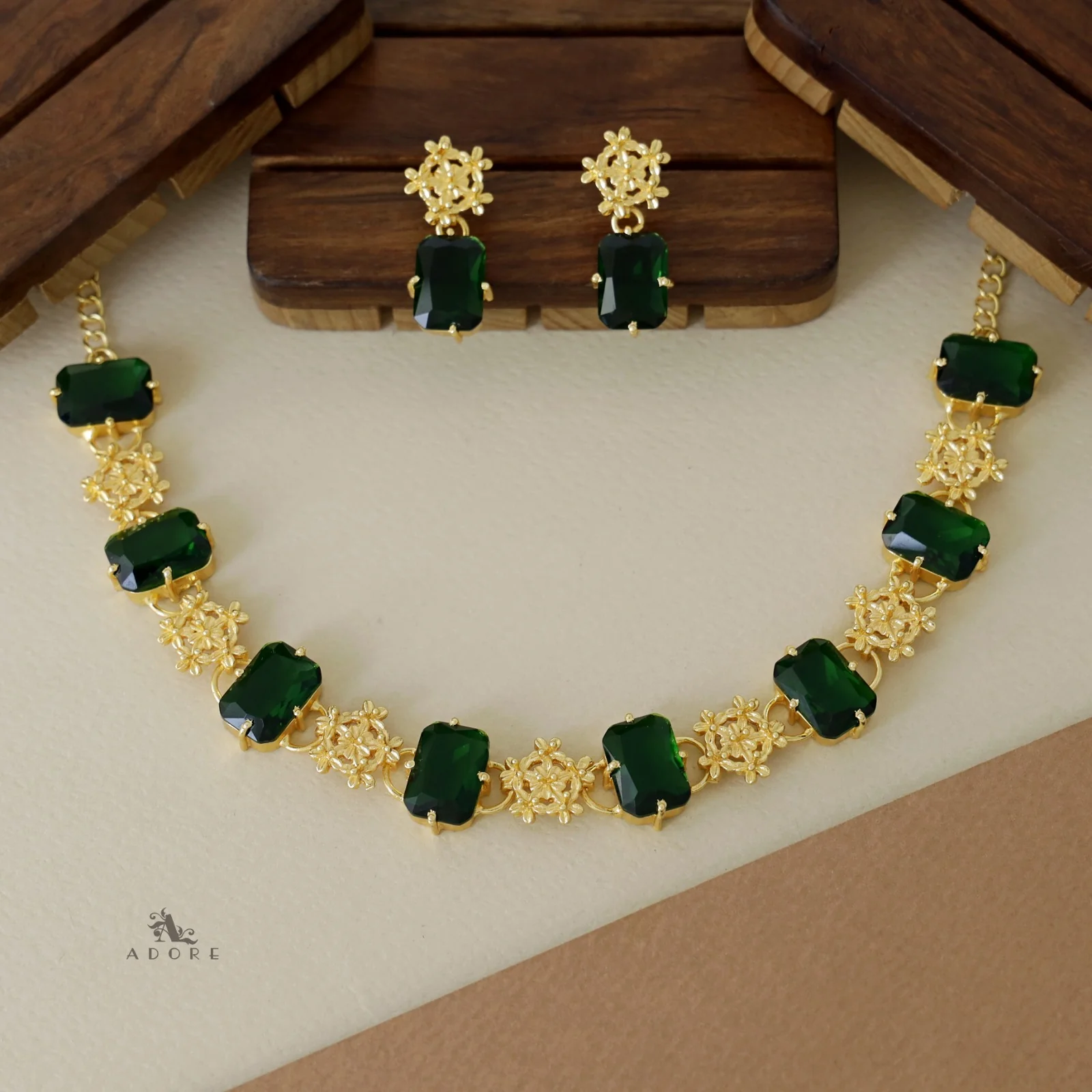 Nayara Elite Glossy Neckpiece With Earring - Image 8