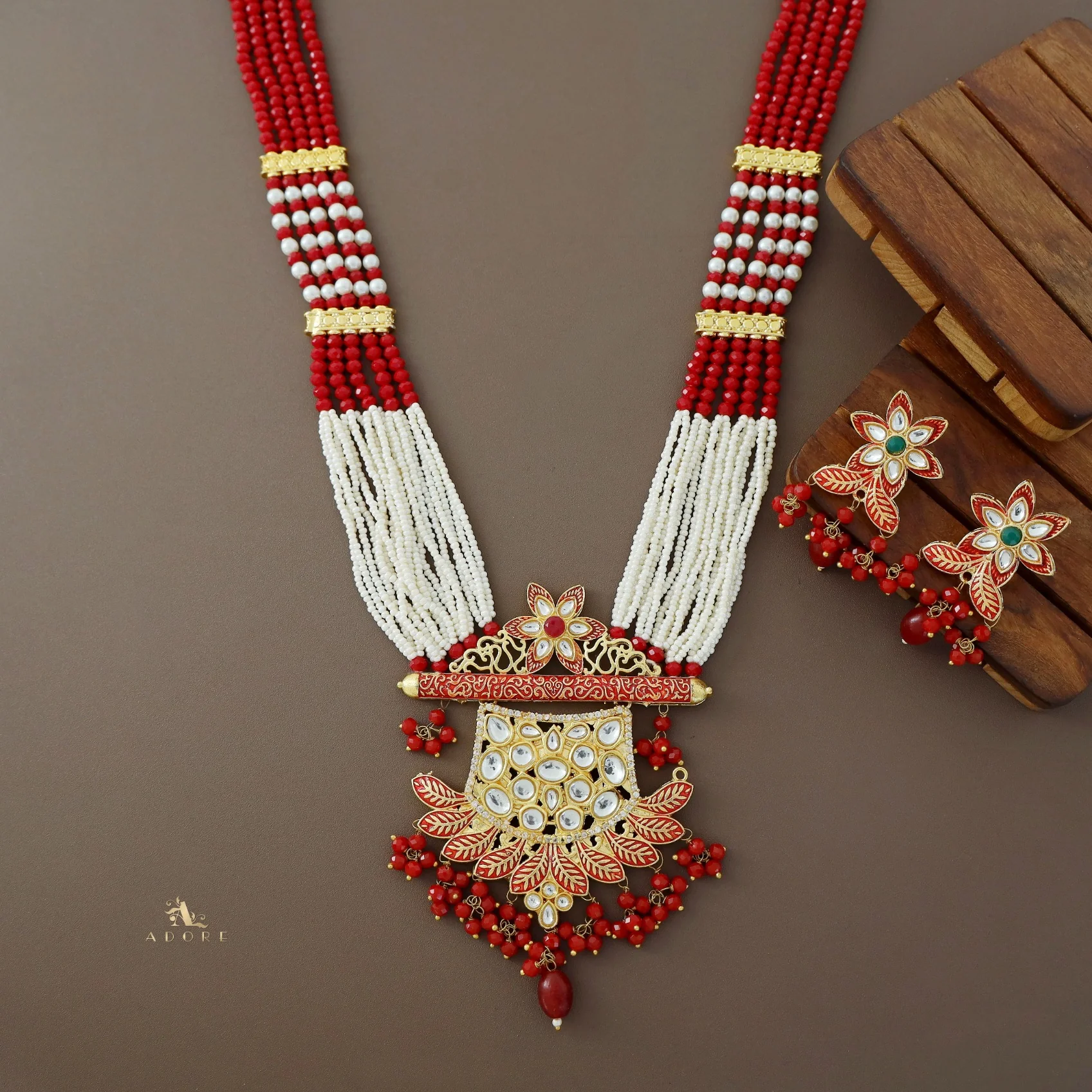 Dhanvitha Onyx Kundan Neckpiece With Earring - Image 15