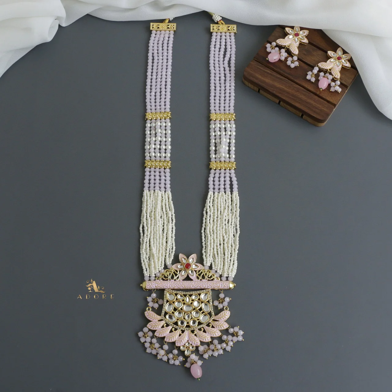 Dhanvitha Onyx Kundan Neckpiece With Earring - Image 3