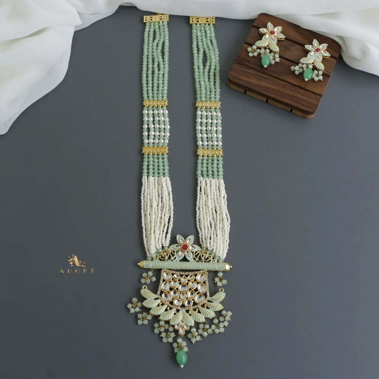 Dhanvitha Onyx Kundan Neckpiece With Earring - Image 8