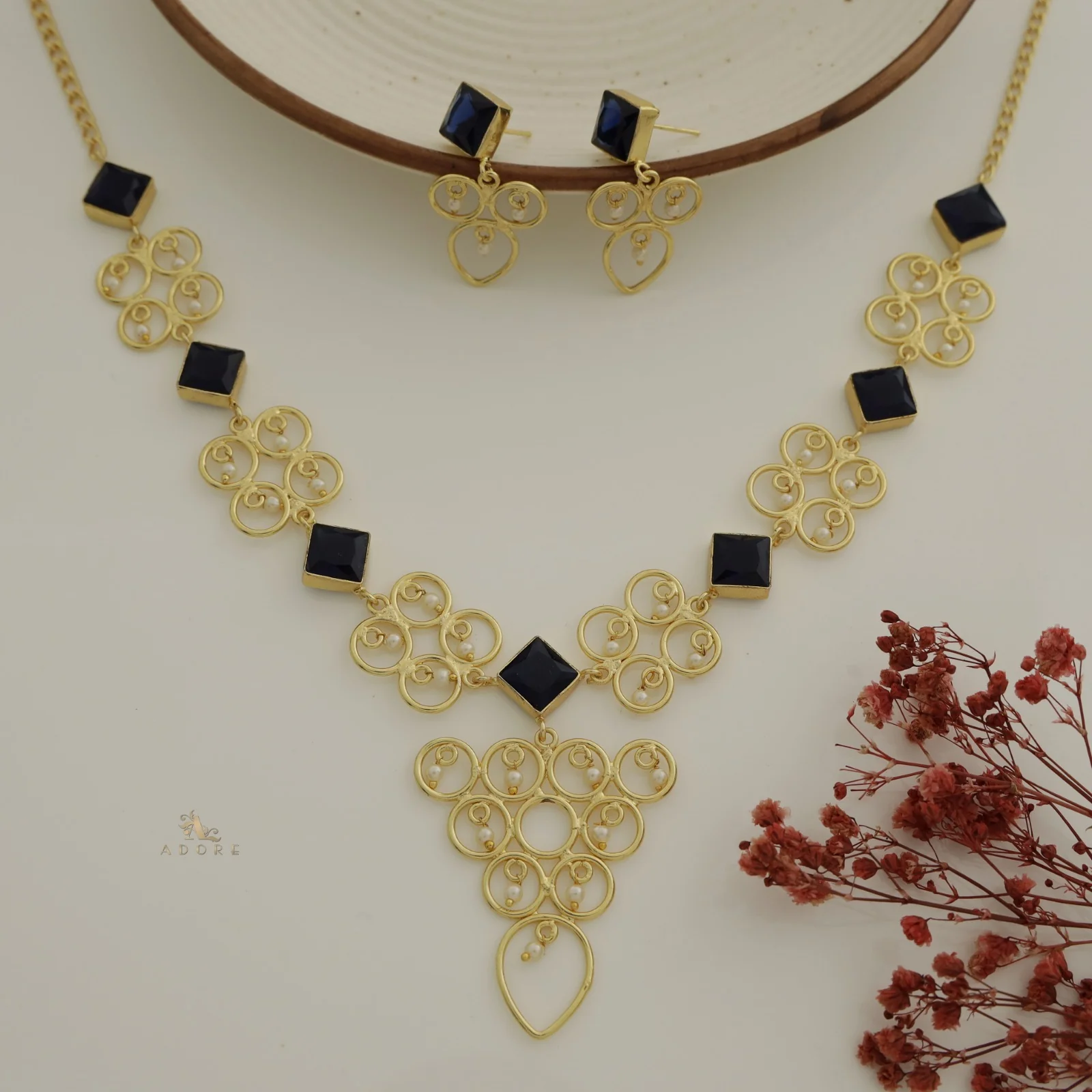 Cressida Diamond Glossy Pearl Triangle Neckpiece With Earring - Image 5