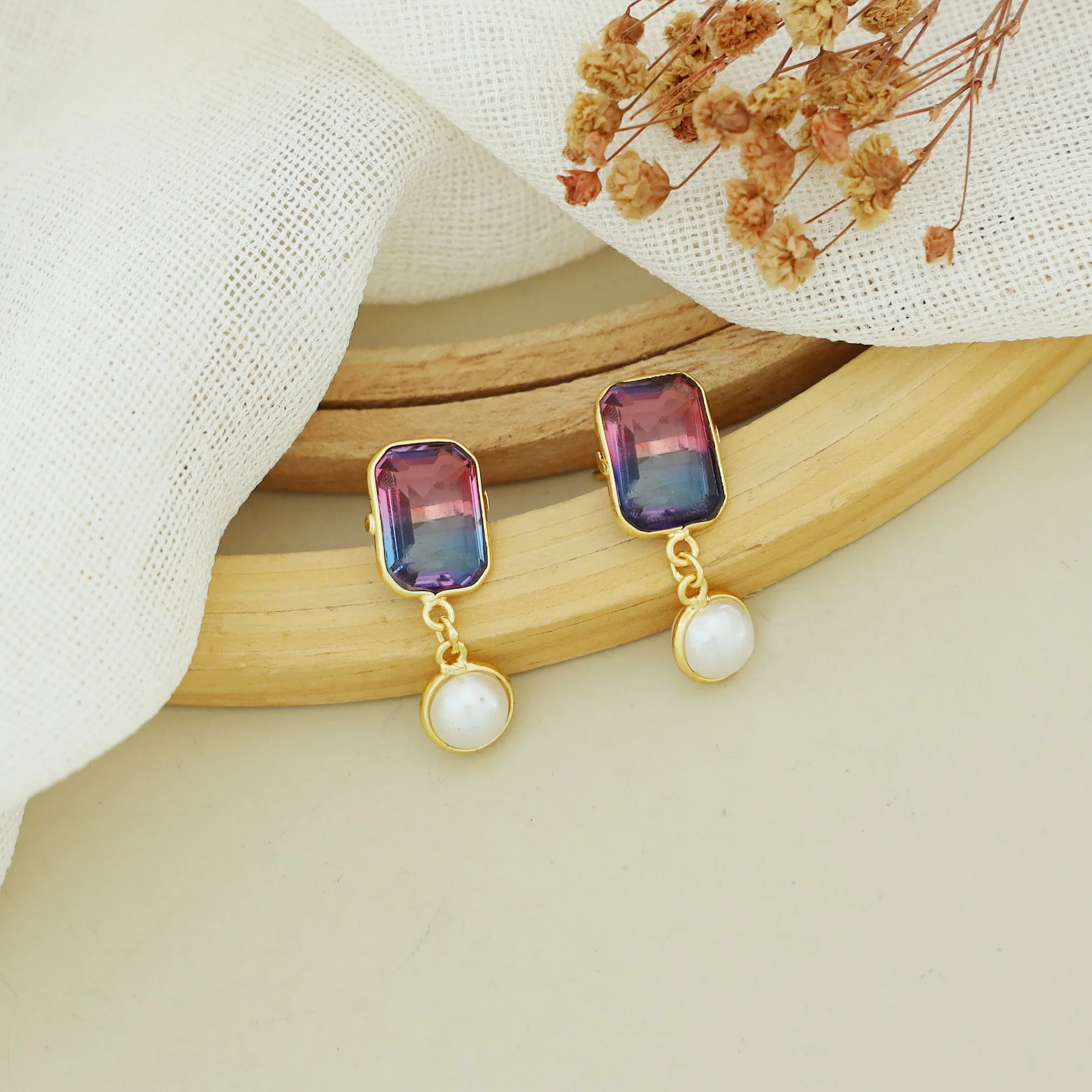 Alice Curved Rectangle Glossy Stone Pearl Earring - Image 12