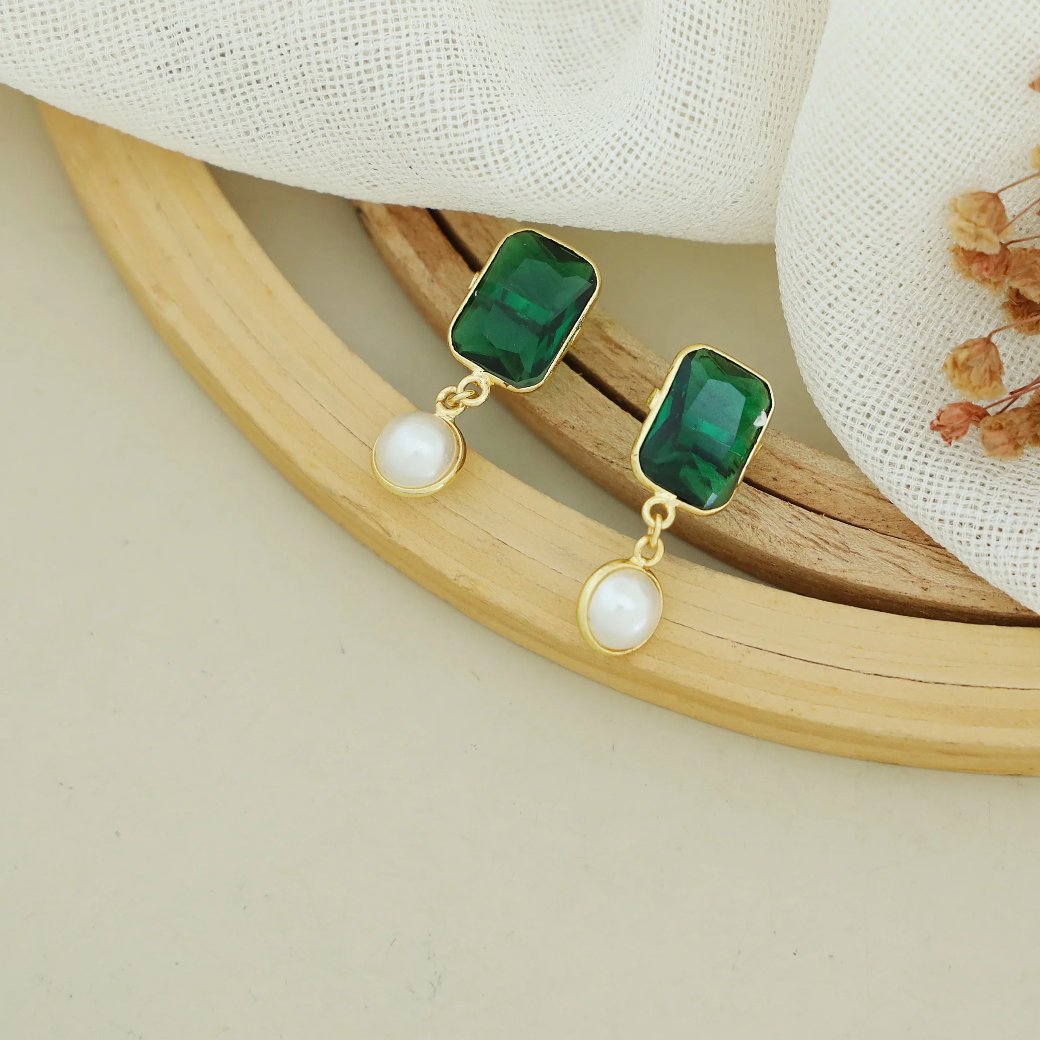 Alice Curved Rectangle Glossy Stone Pearl Earring - Image 13