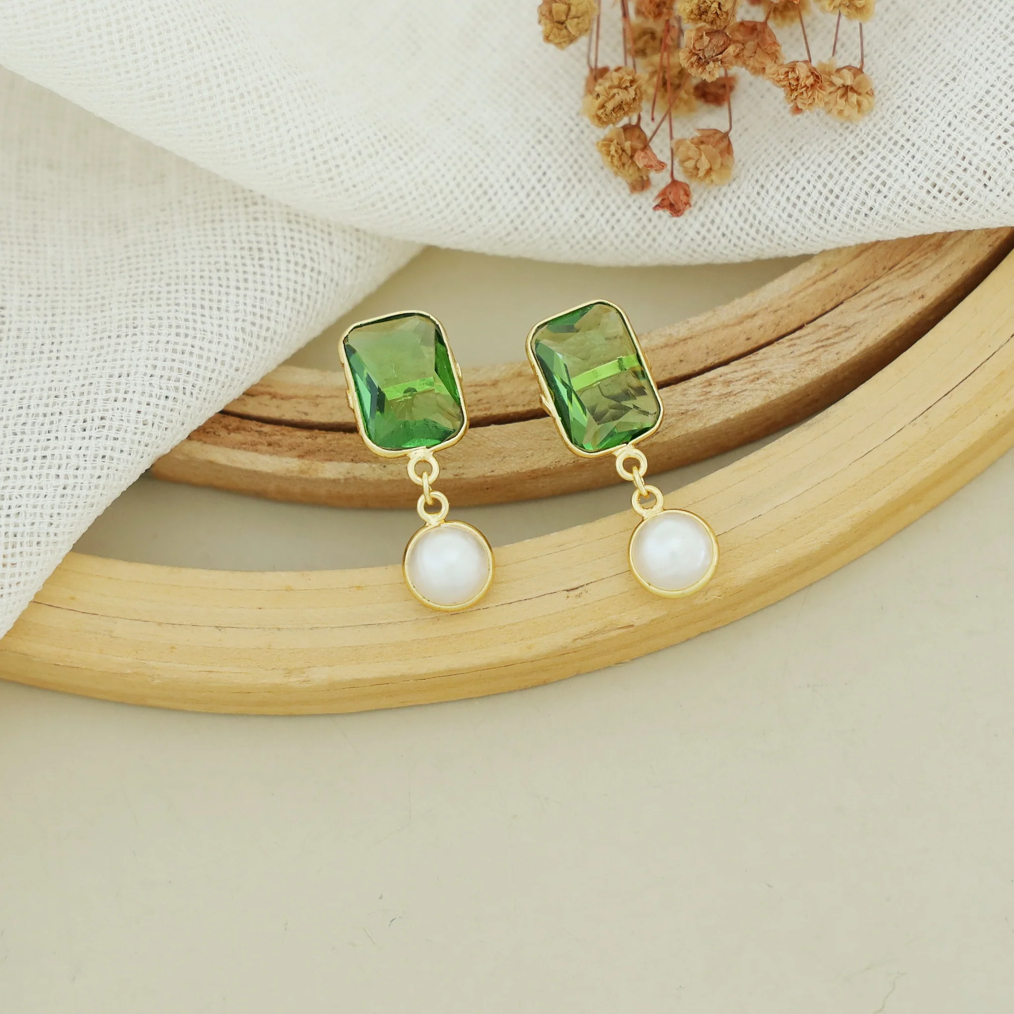 Alice Curved Rectangle Glossy Stone Pearl Earring - Image 8