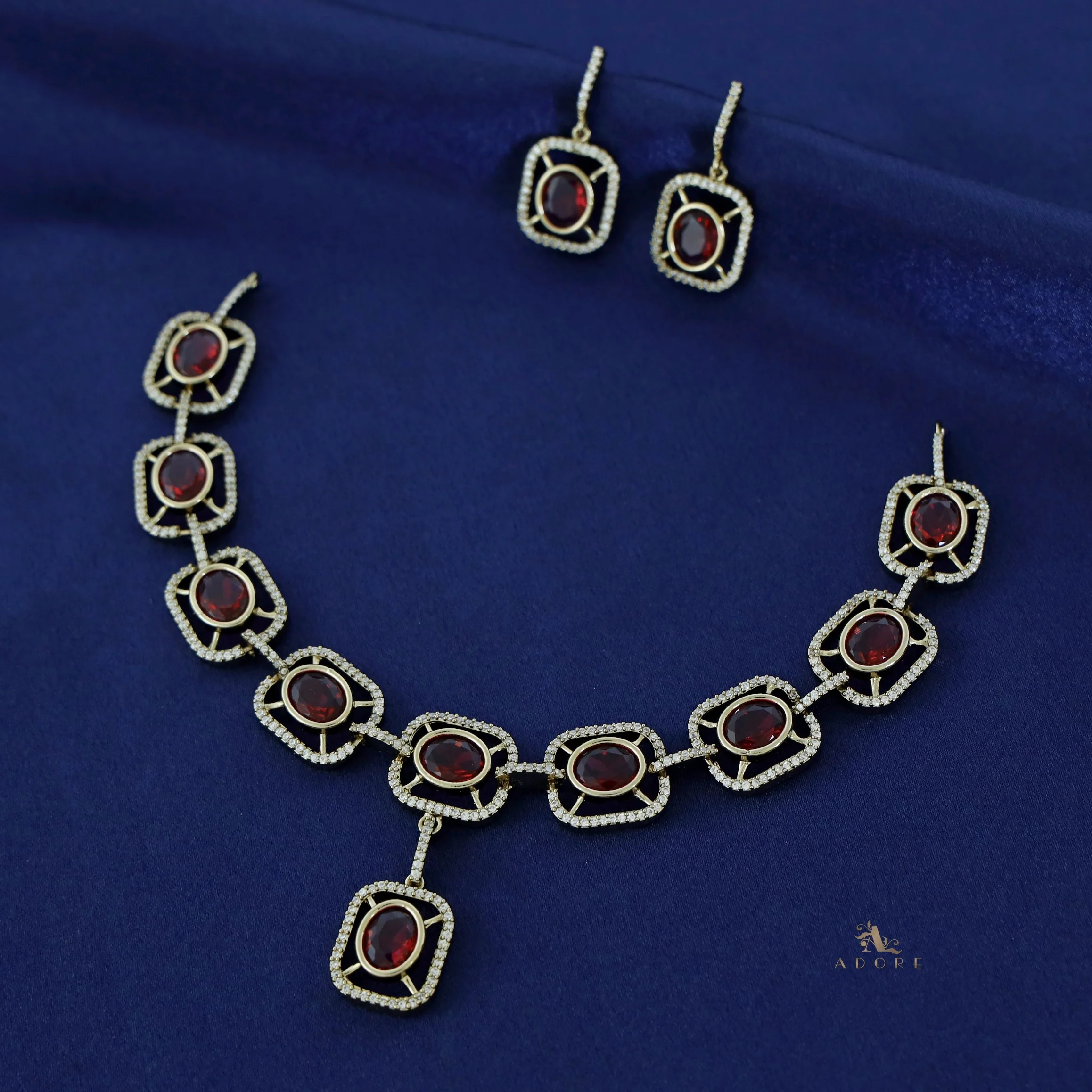 Curved Rectangle Oval Glossy Short Neckpiece with Earring - Image 4