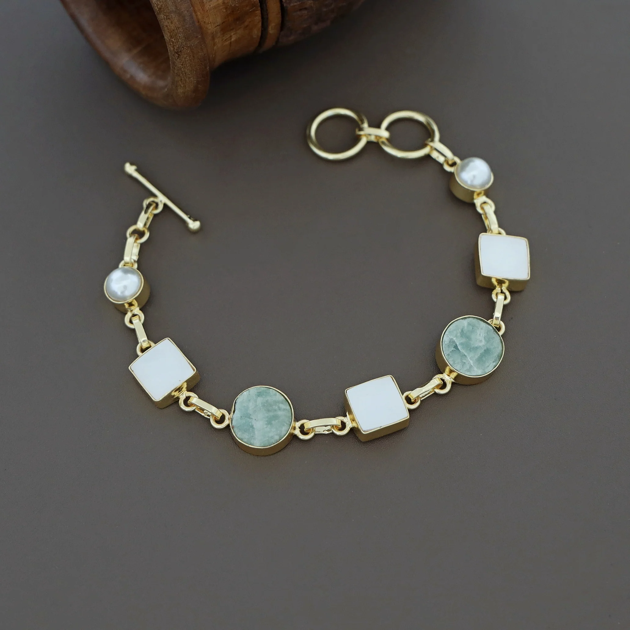 Dafne MOP + Raw Stone + Dyed Stone  Bracelet - Image 6