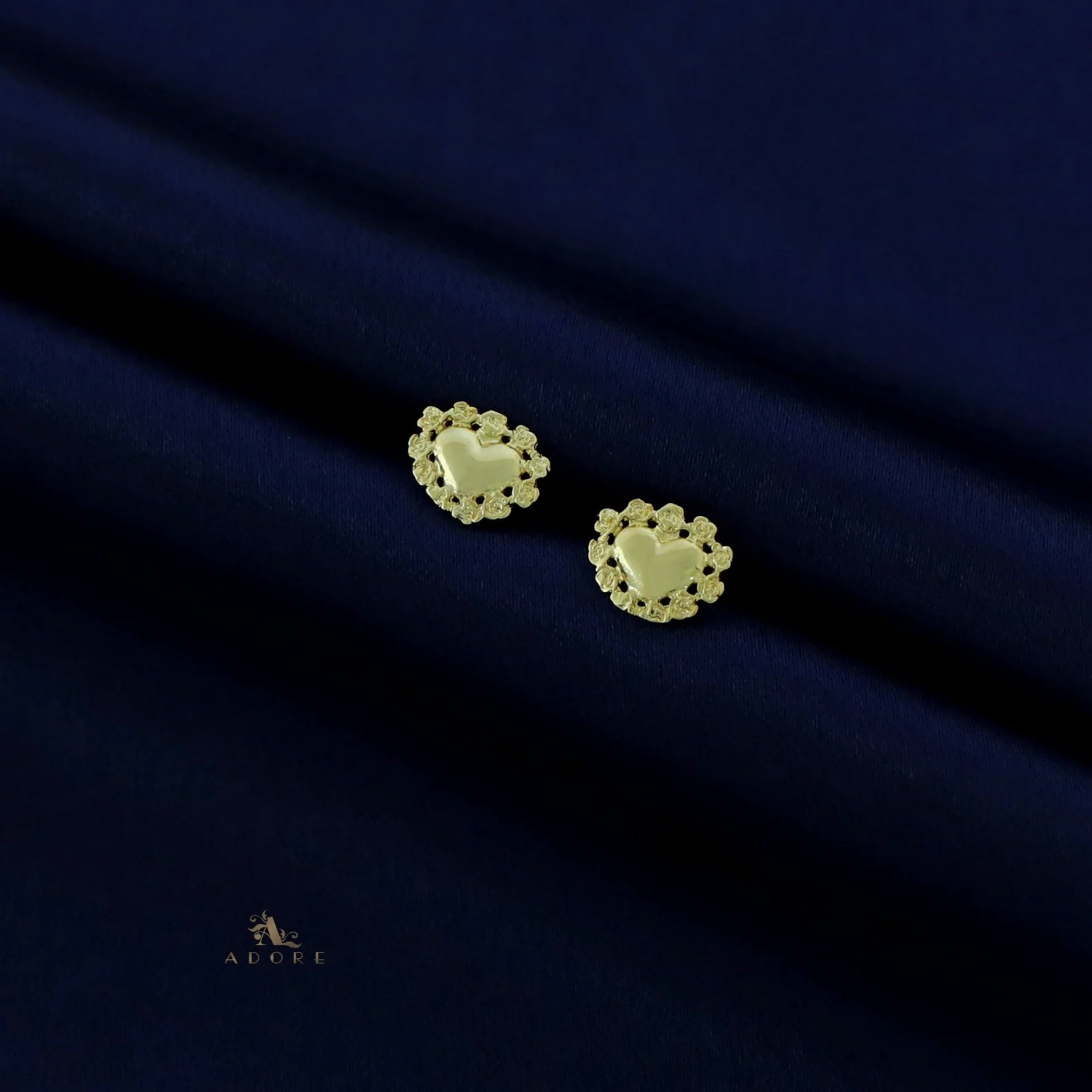 Dahlia Golden Heart Stud - Image 2