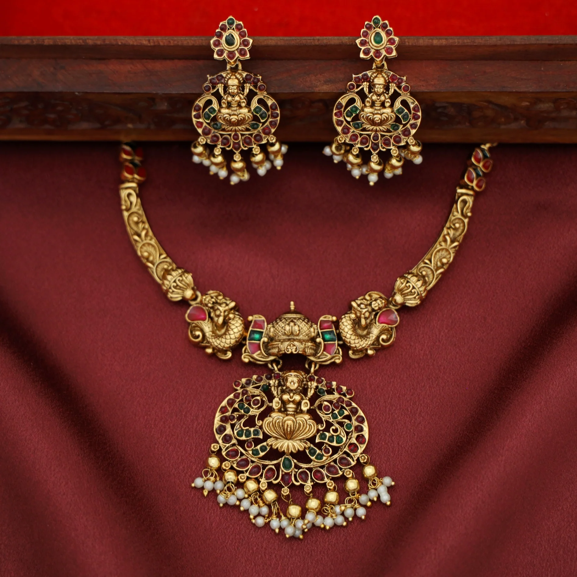 Daksha Vaishnavi Devi Pearl Cluster Short Neckpiece with Earring - Image 2