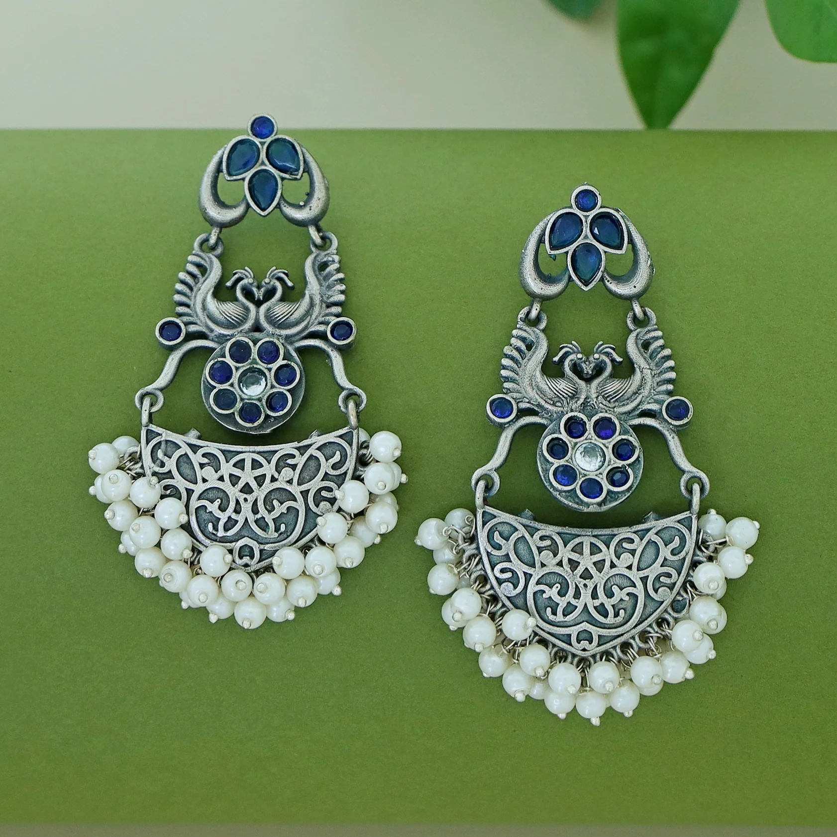 Dana Dual Mayura Cluster Pearl Earring - Image 5