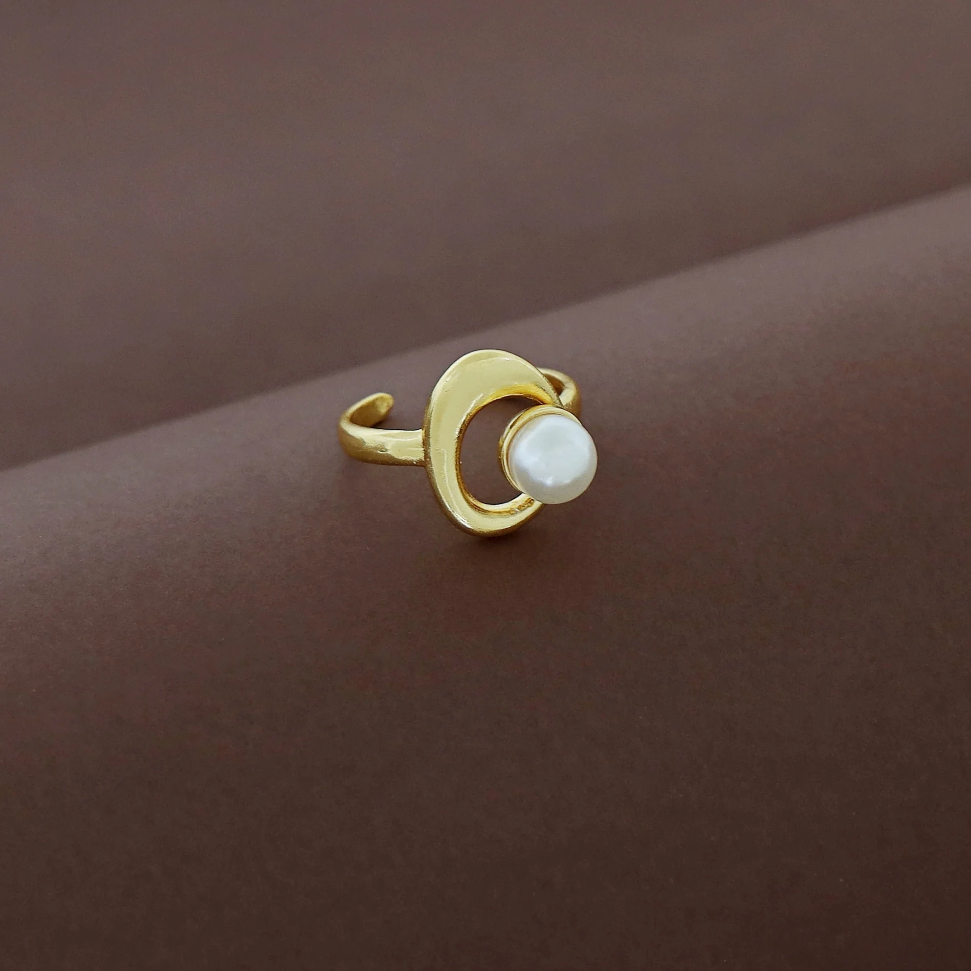 Daphne Golden Pearl Ring - Image 2