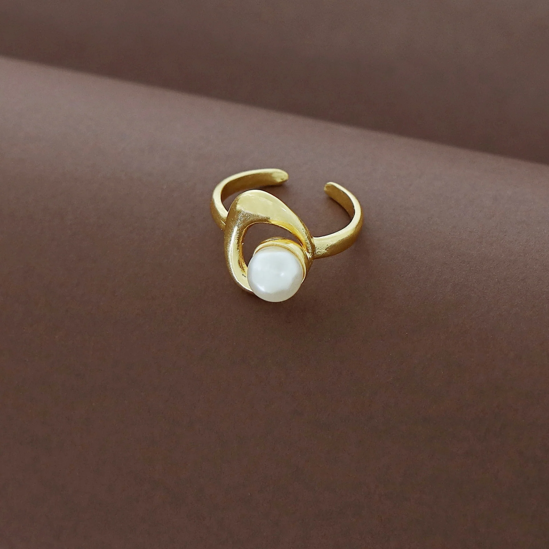 Daphne Golden Pearl Ring - Image 3