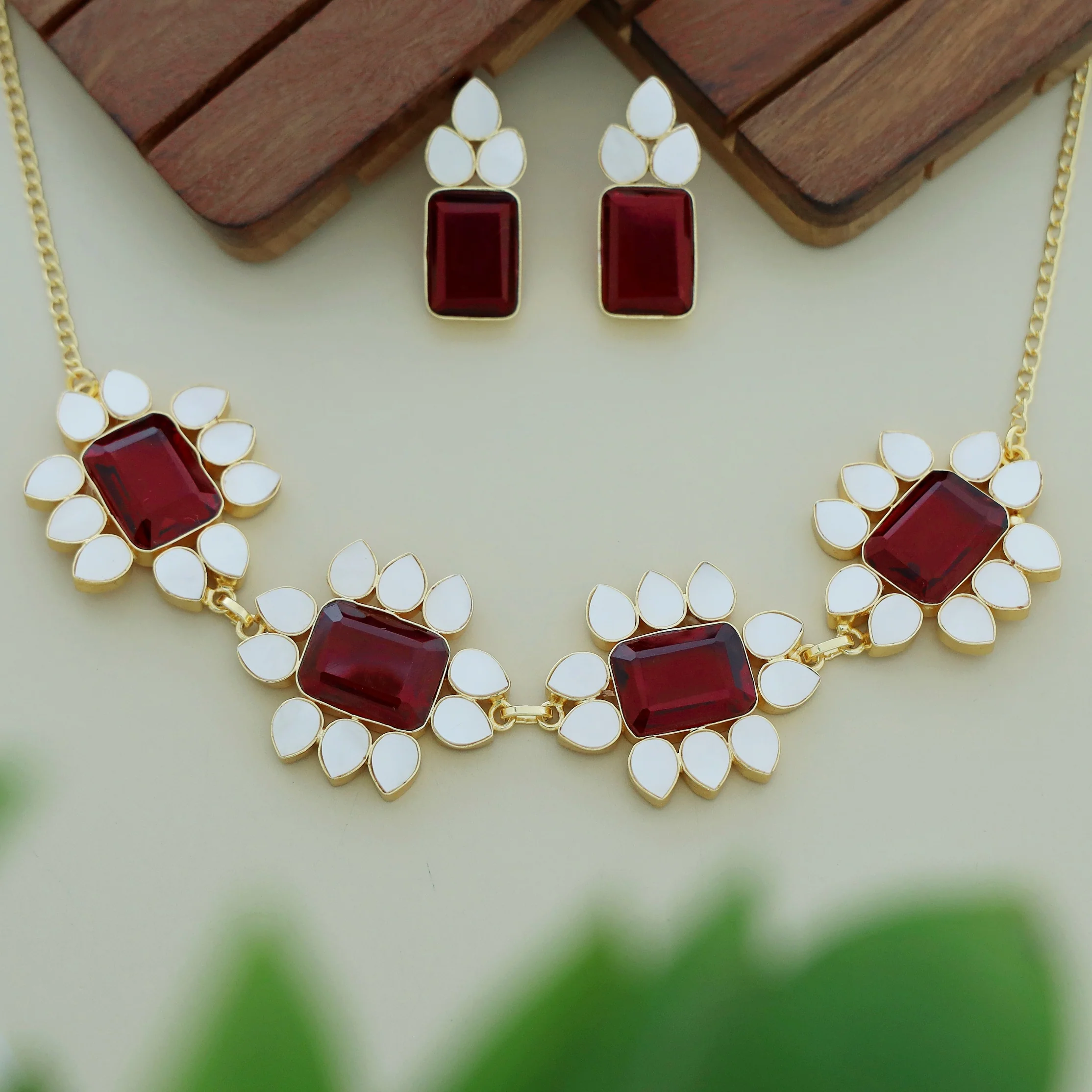 Dareia Flower MOP Rectangle Short Neckpiece with Earring - Image 3