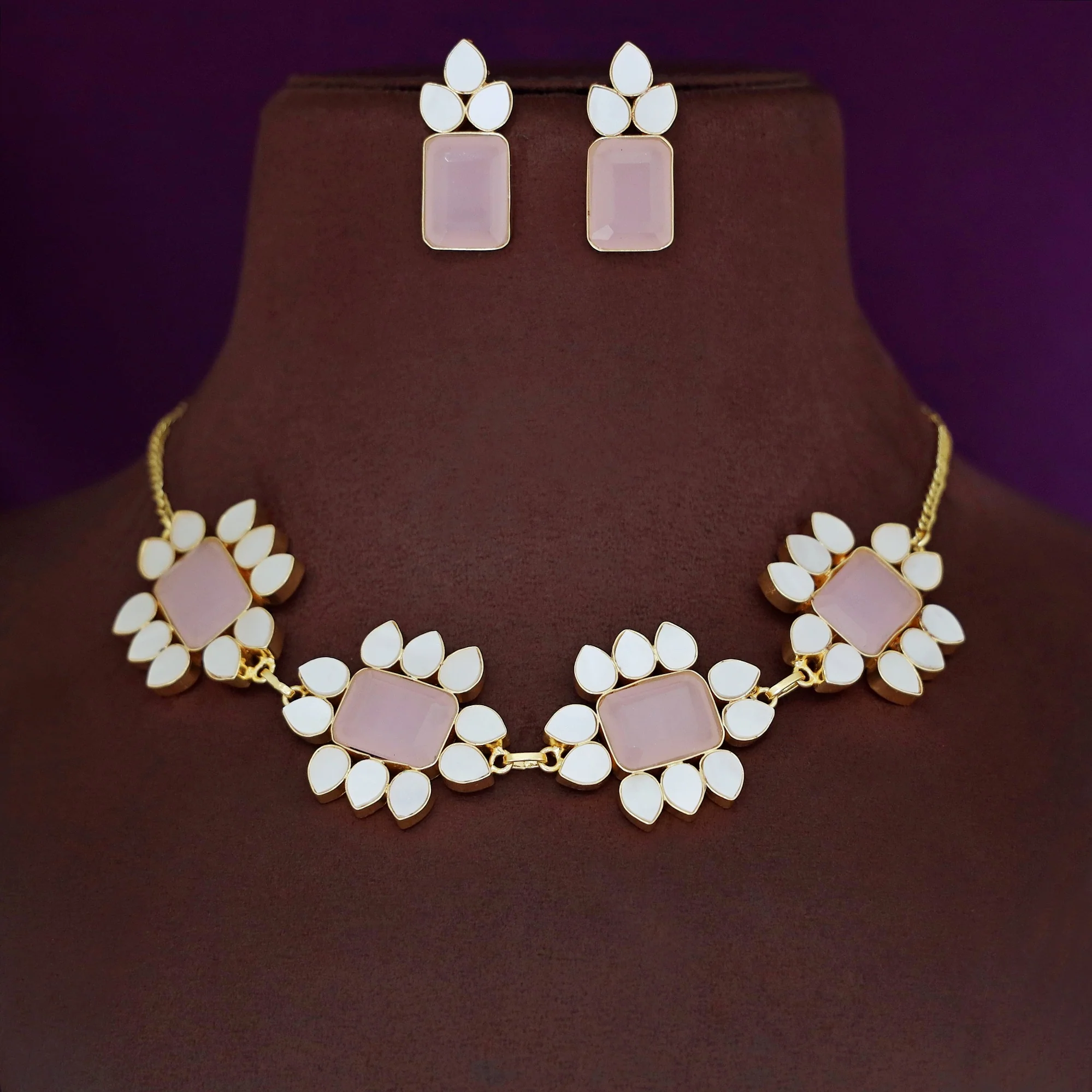 Dareia Flower MOP Rectangle Short Neckpiece with Earring - Image 6