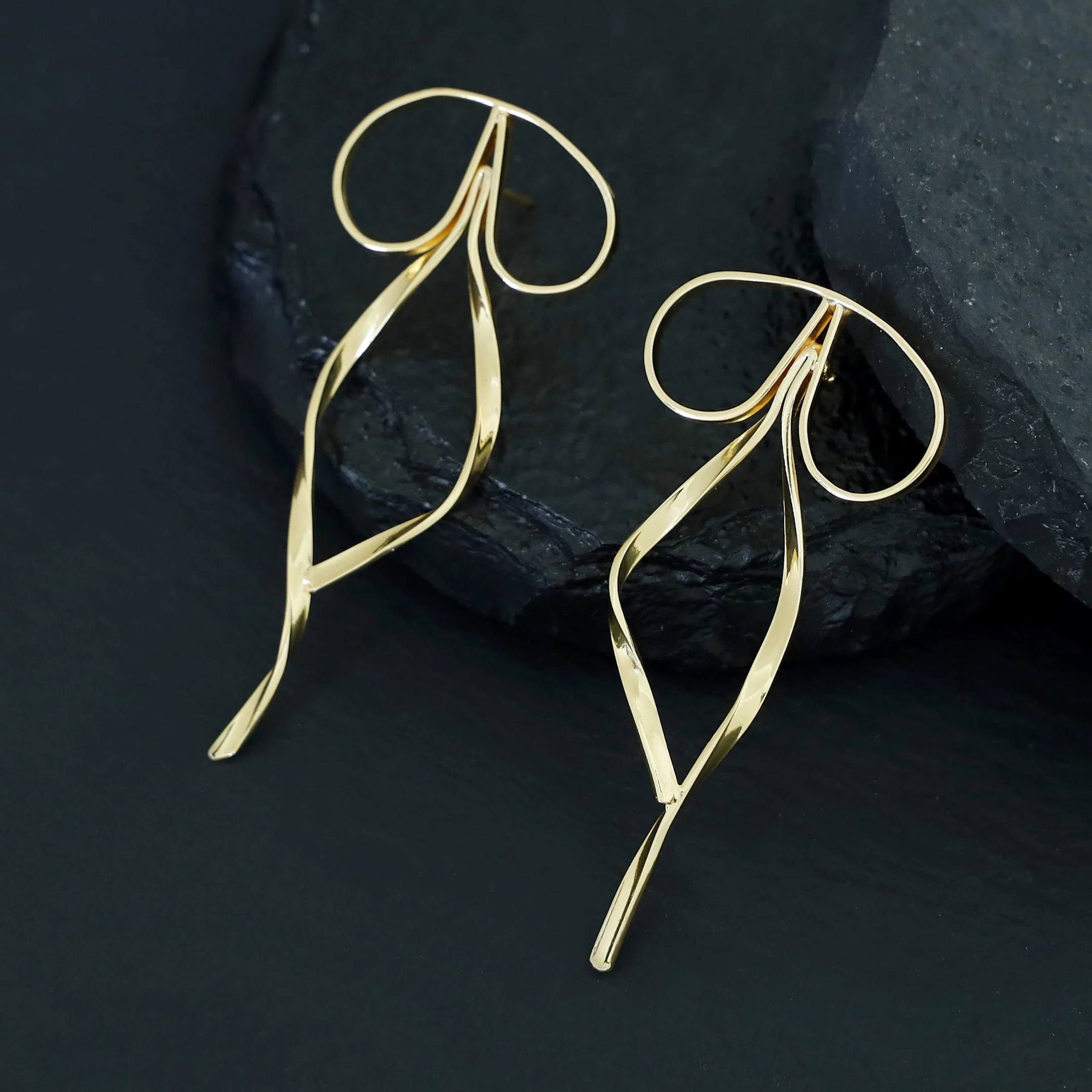 Darice Golden Swirl Ribbon Earring - Image 4