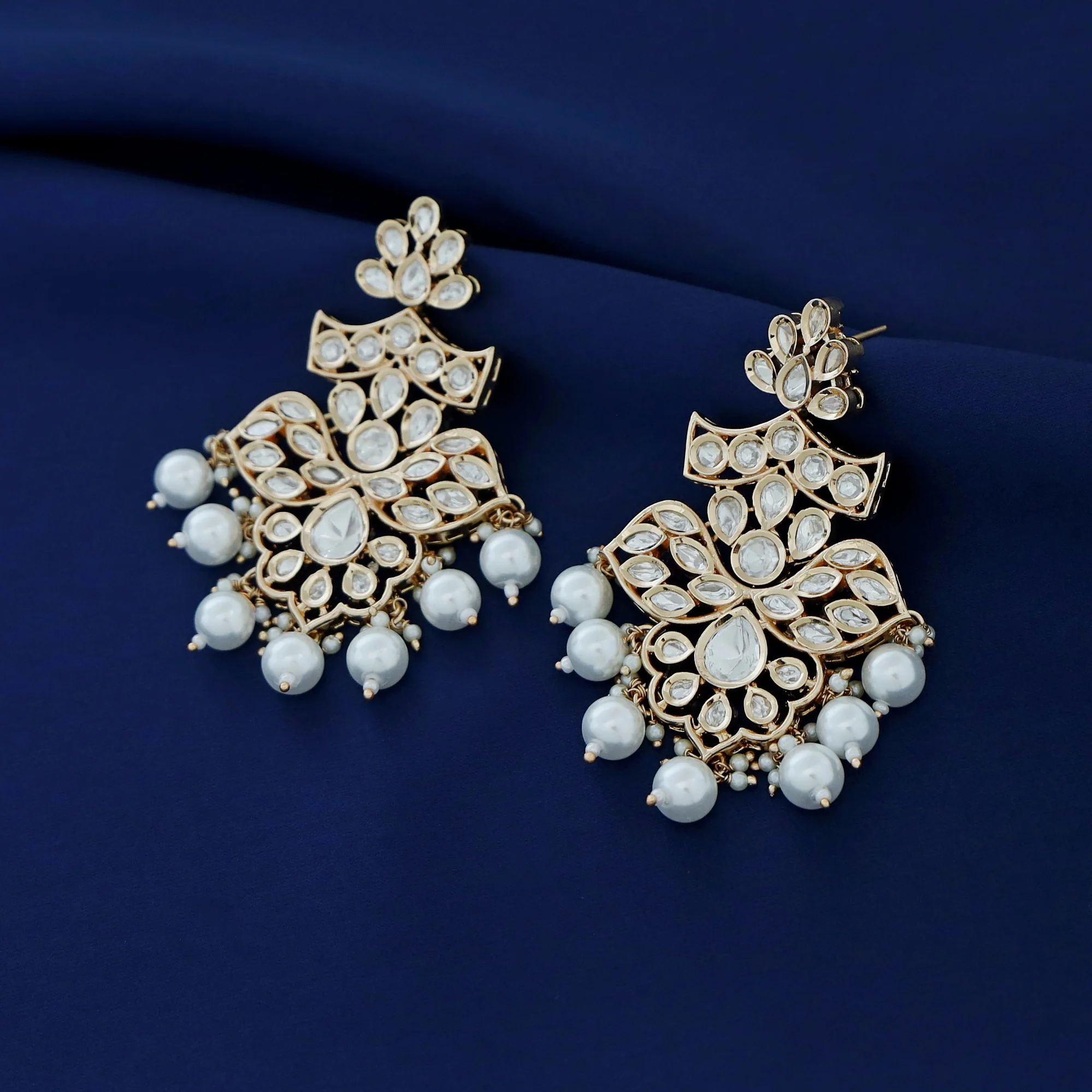 Darshana Pearl Kundan Earring - Image 4