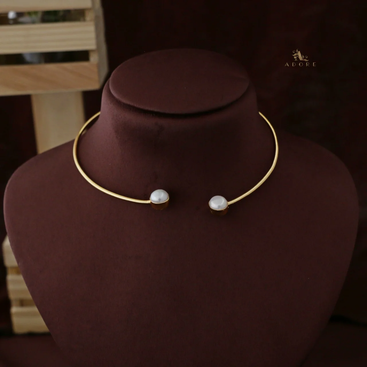Front Open Golden Baroque Neck Cuff - Image 2