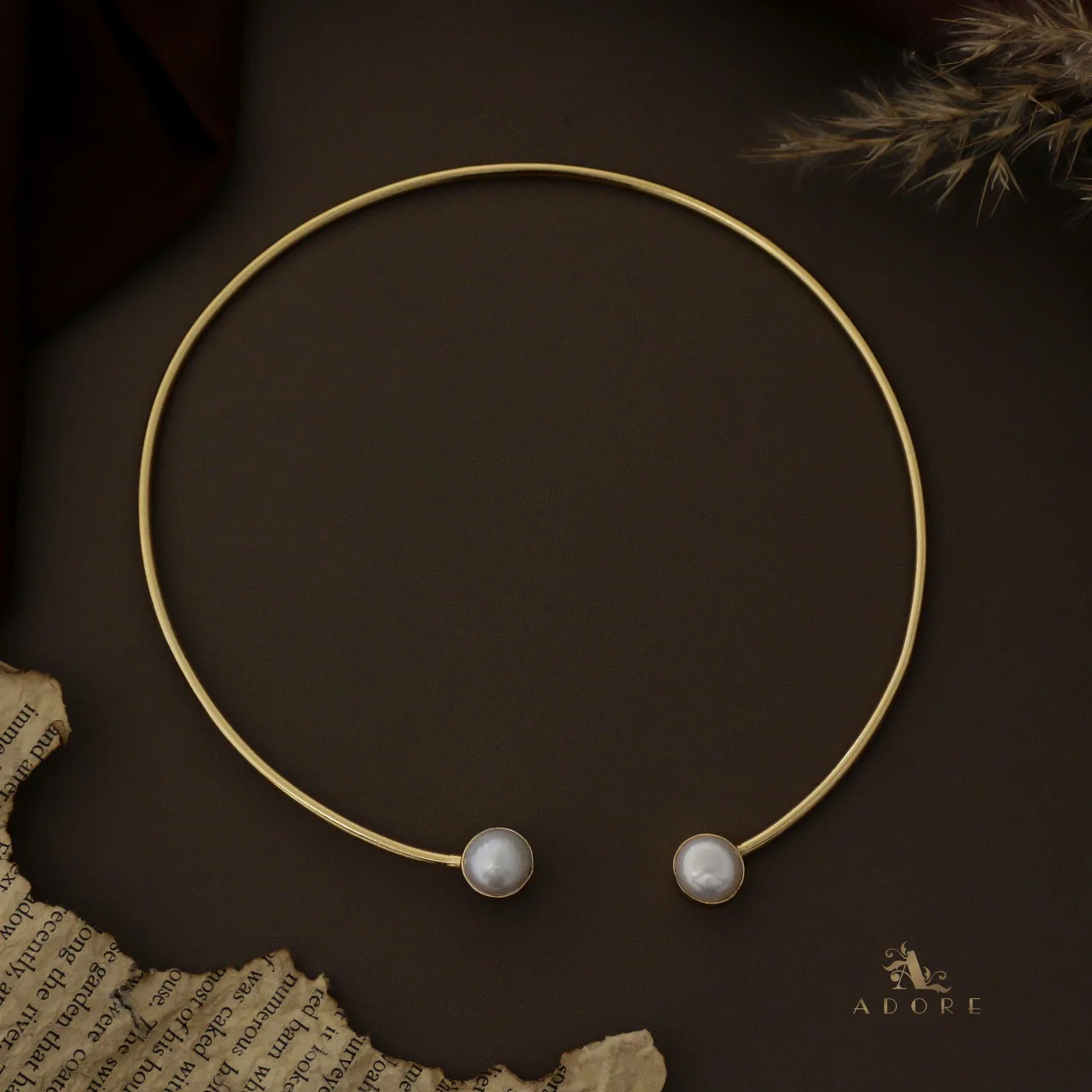 Front Open Golden Baroque Neck Cuff - Image 3