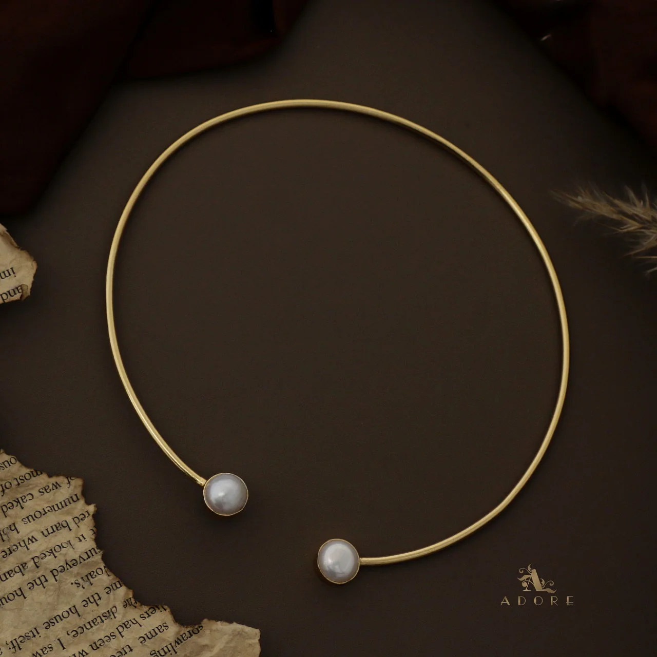Front Open Golden Baroque Neck Cuff - Image 4